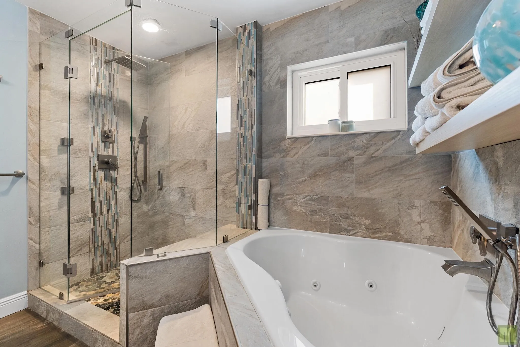 27 bath1c
