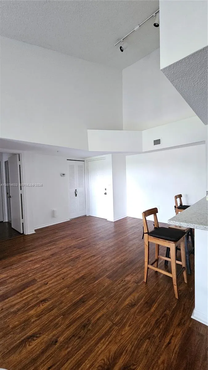 Soaring Ceilings!