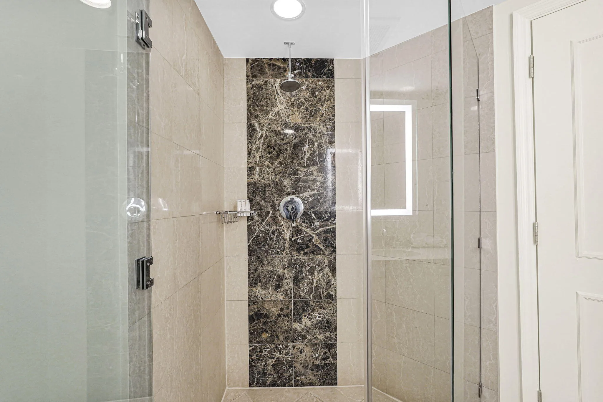 Guest Full Bathroom