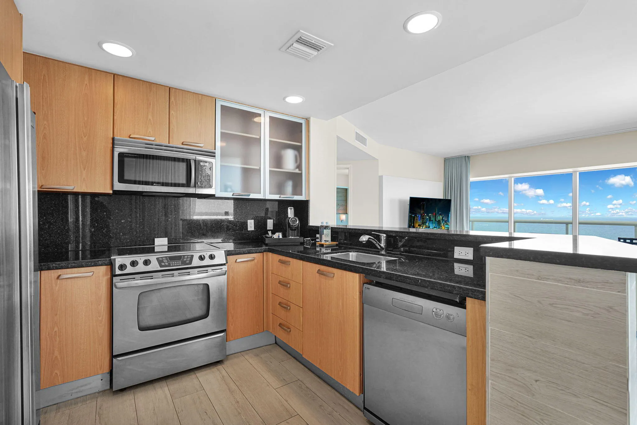 Full Kitchen