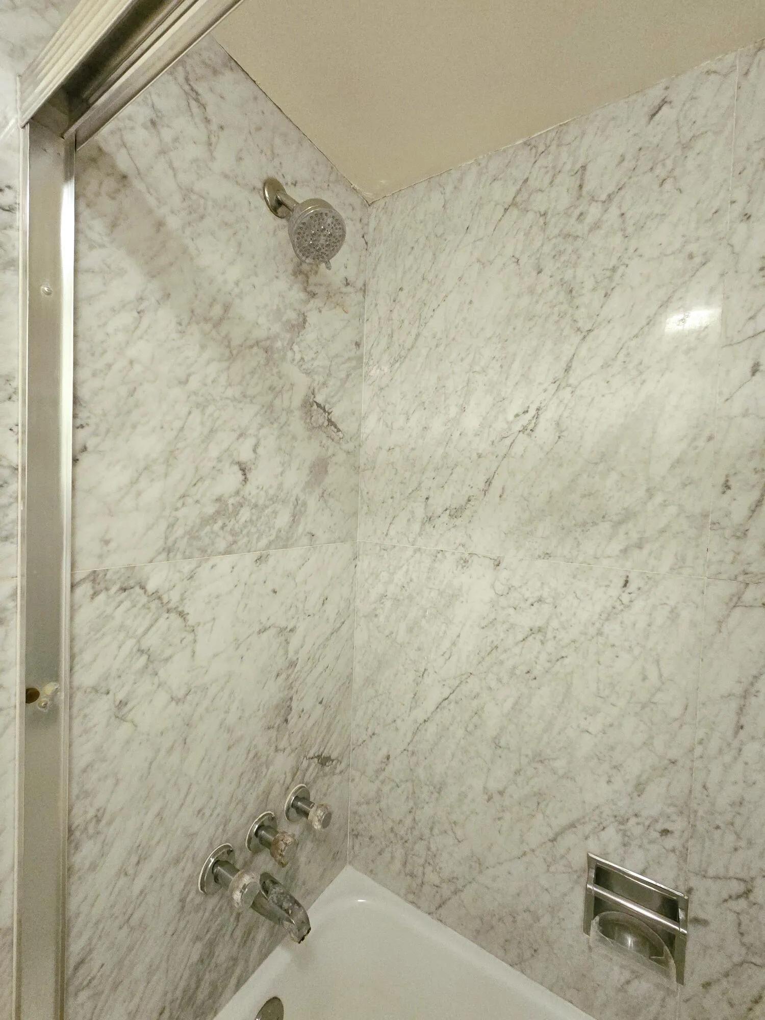 2nd Bathroom Tub-Shower