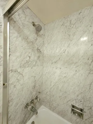2nd Bathroom Tub-Shower