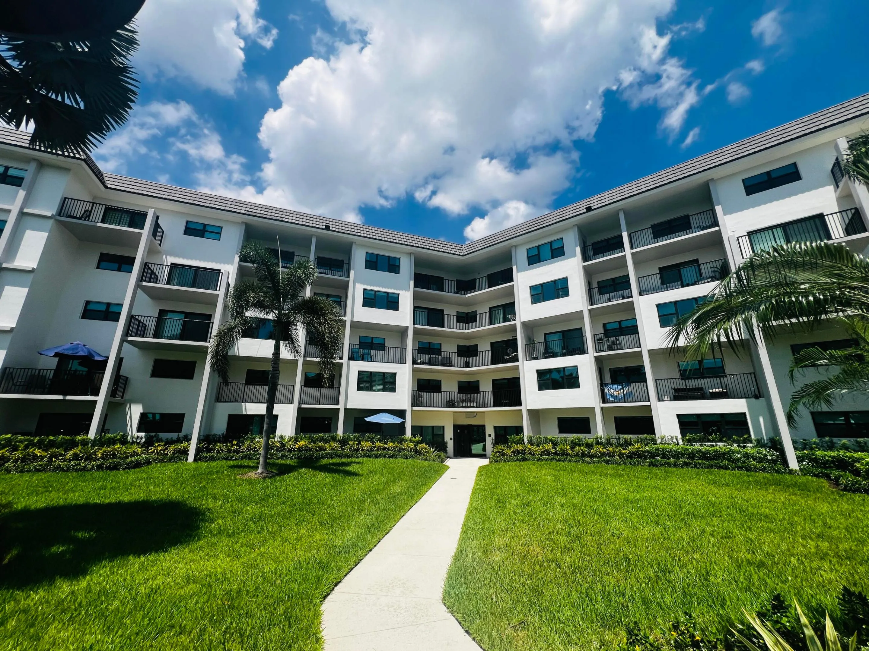 1000 Building-Back Pool Access