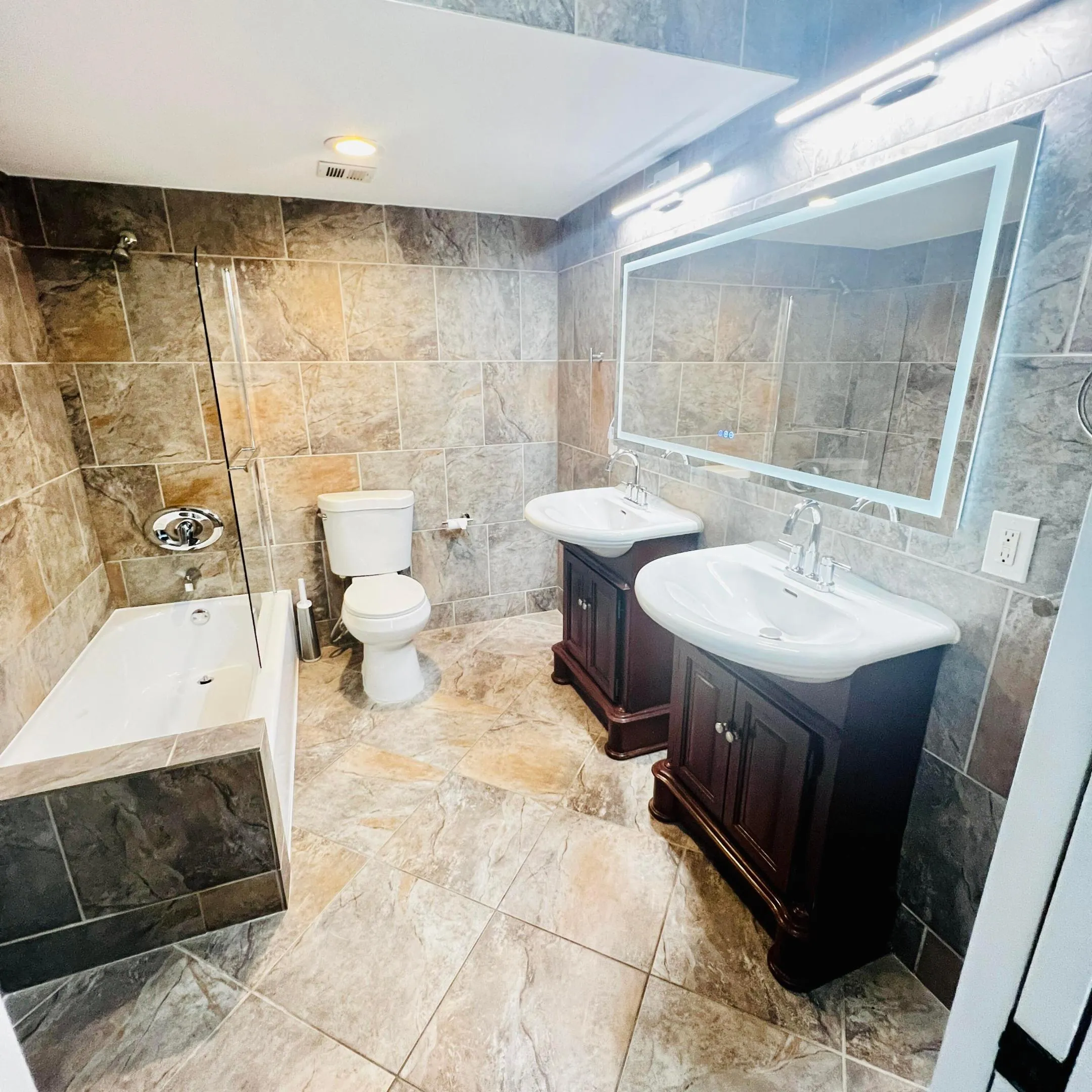 Master Bath with Tub-Shower