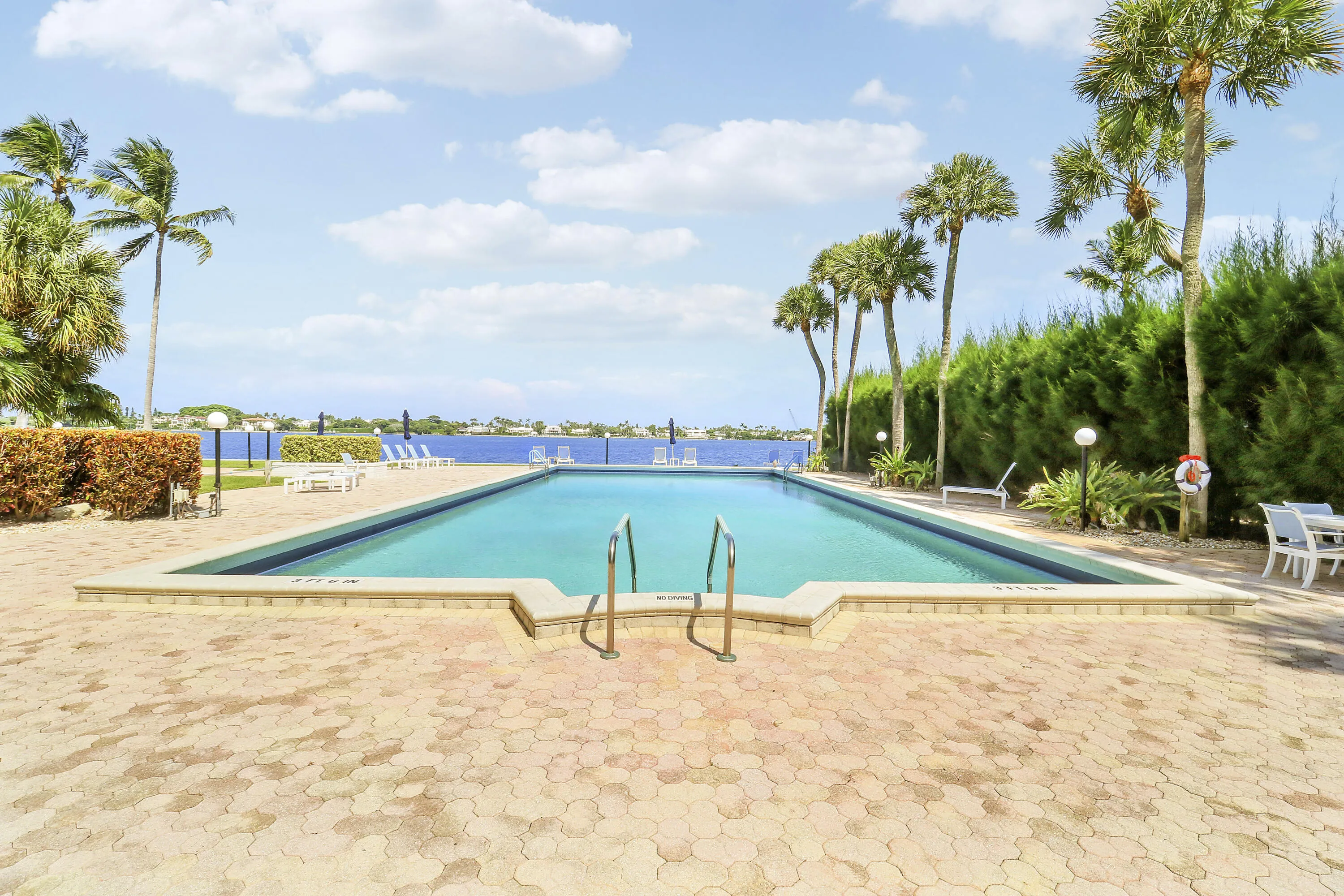 Pool Directly on Intracoastal