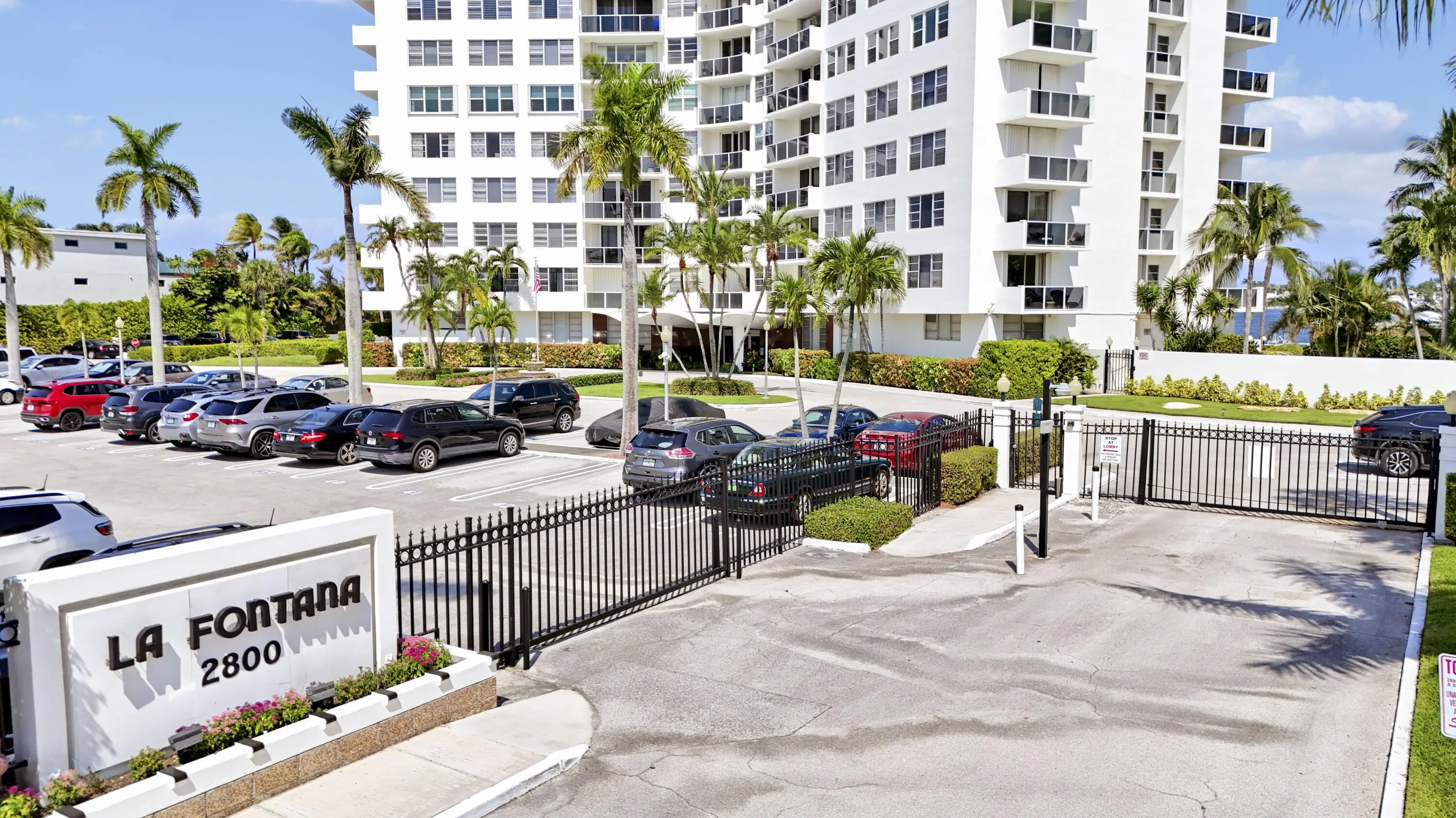 Gated Entry/Doorman Bldg.