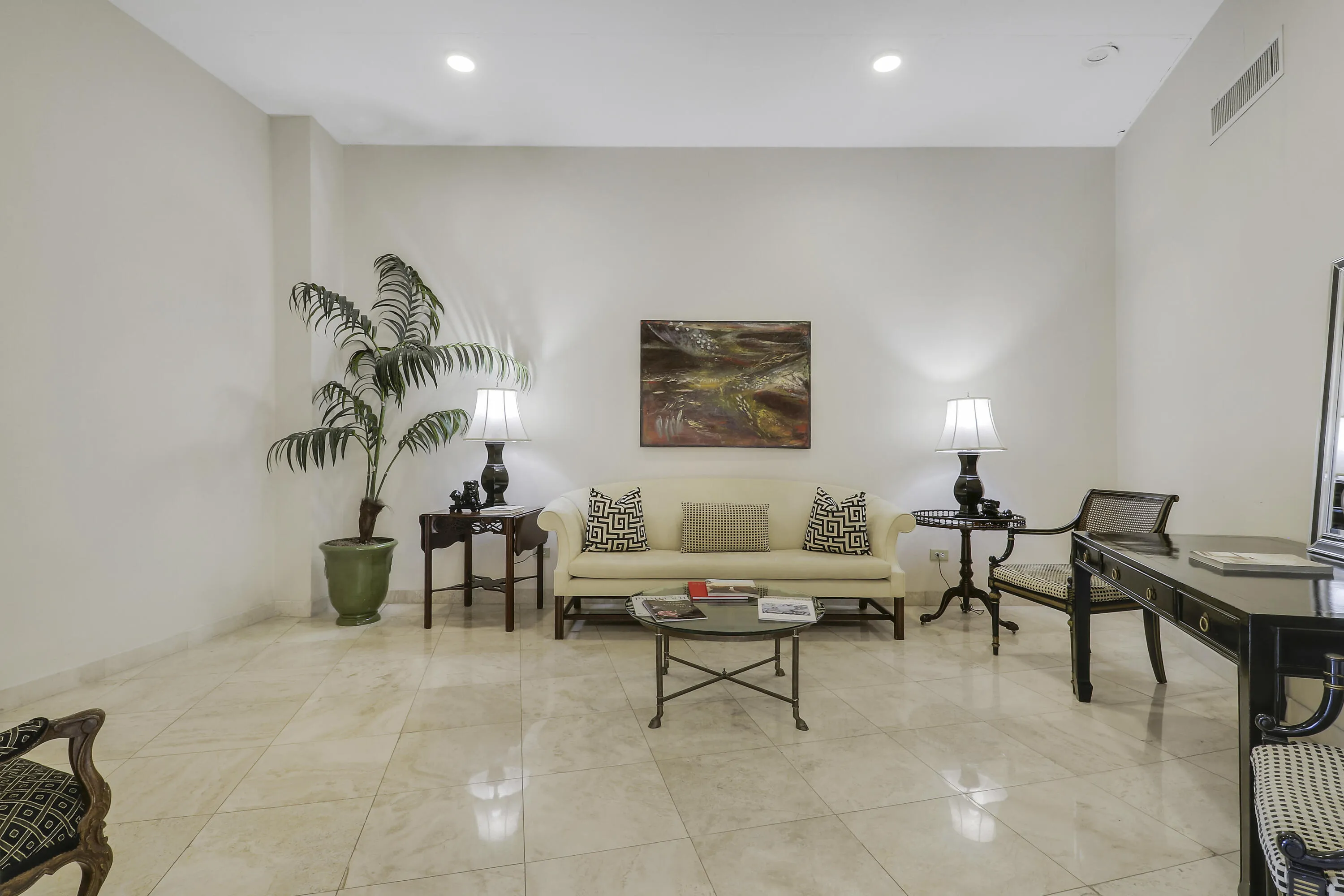 2800 N Flager Dr Lobby