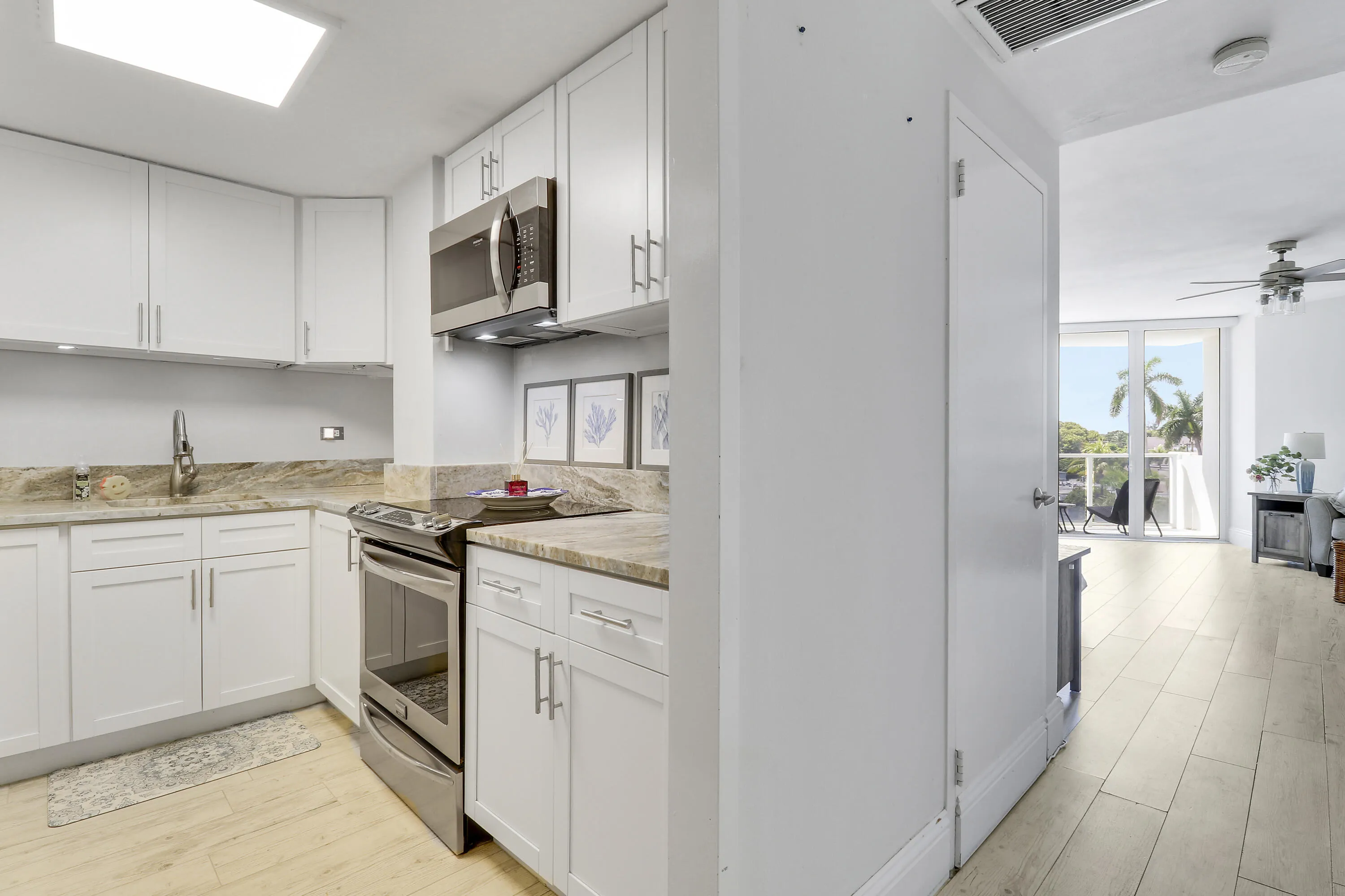 Entry to Kitchen