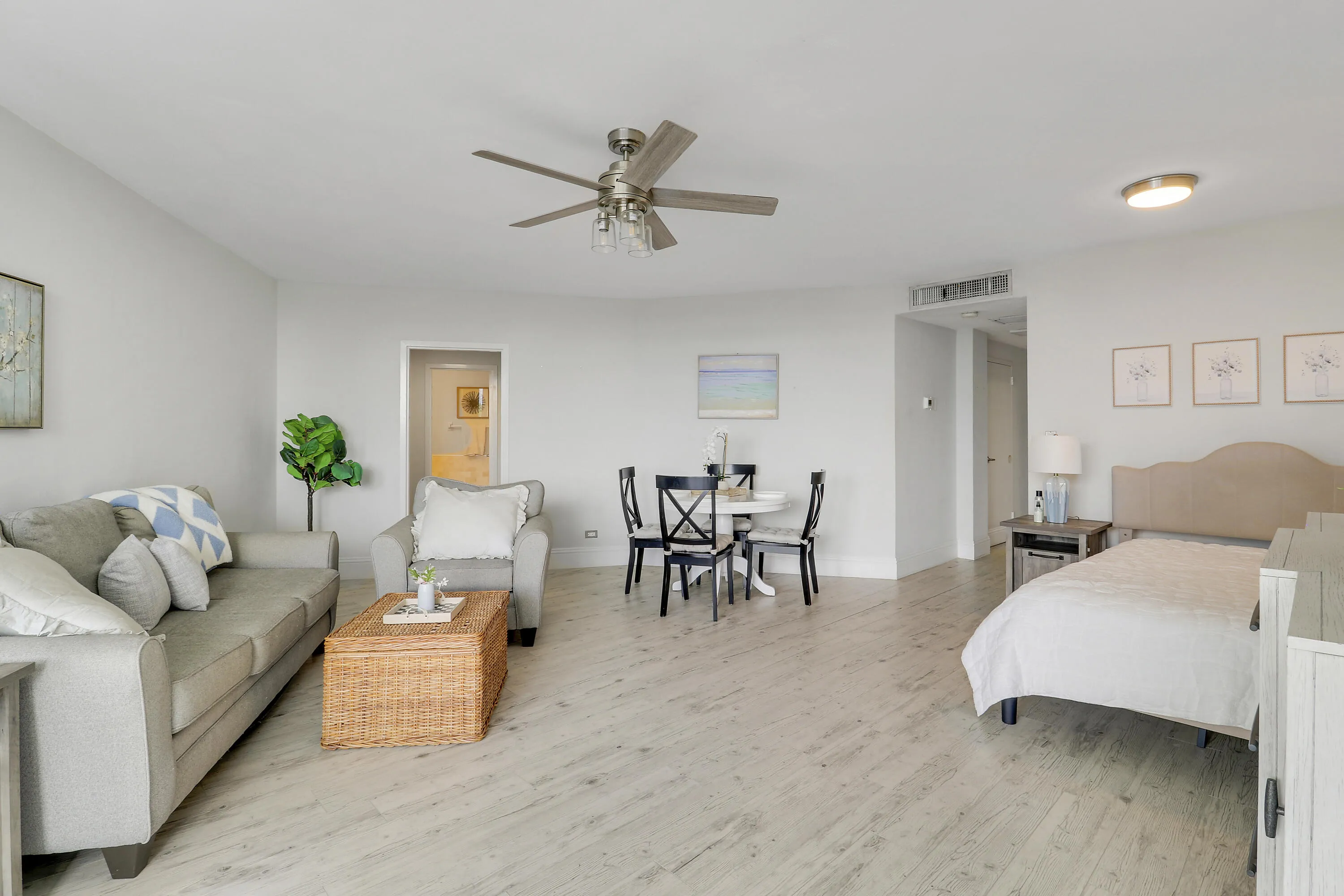 STUDIO/Open Concept