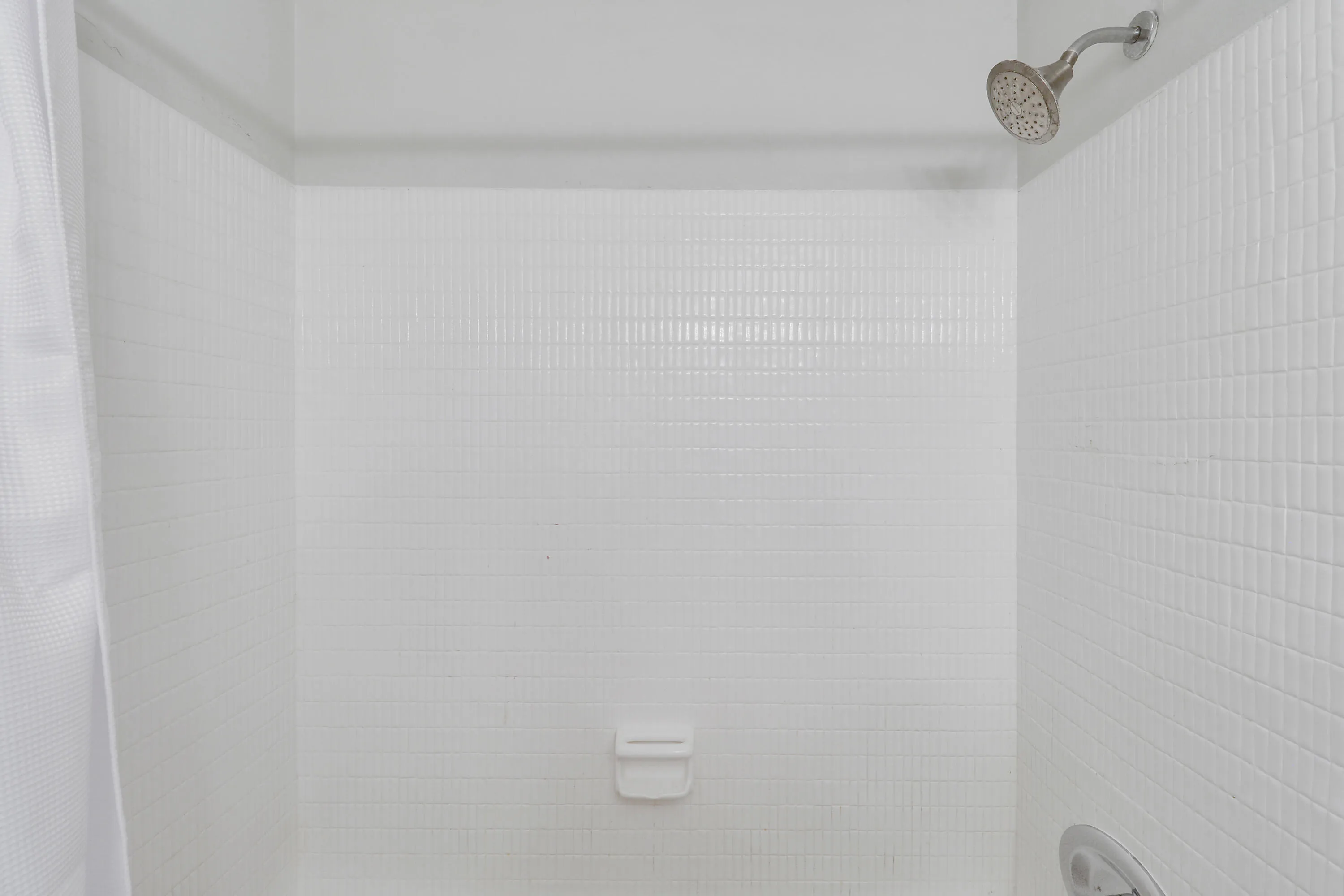 Shower/Tub