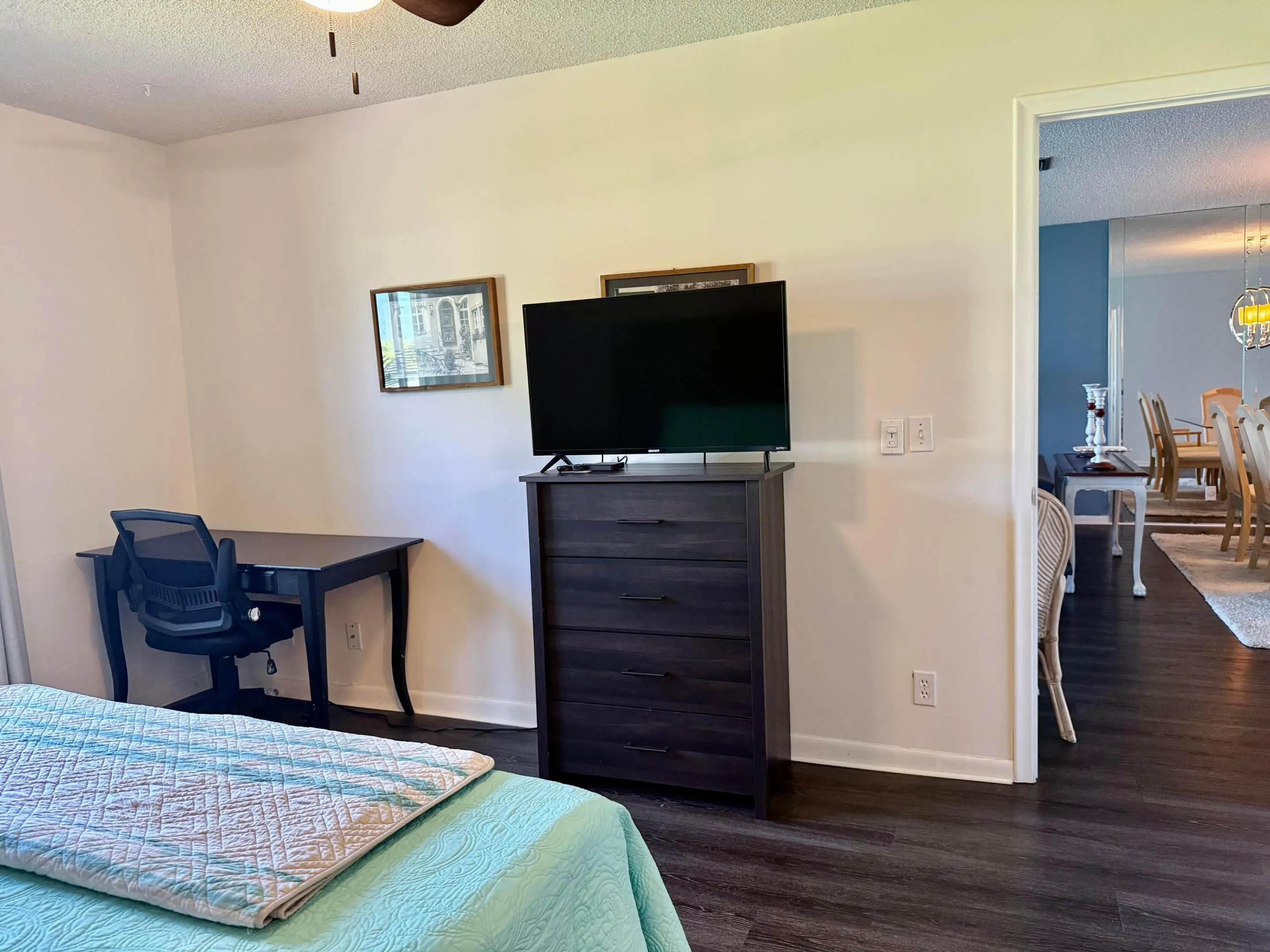 MAIN BEDROOM