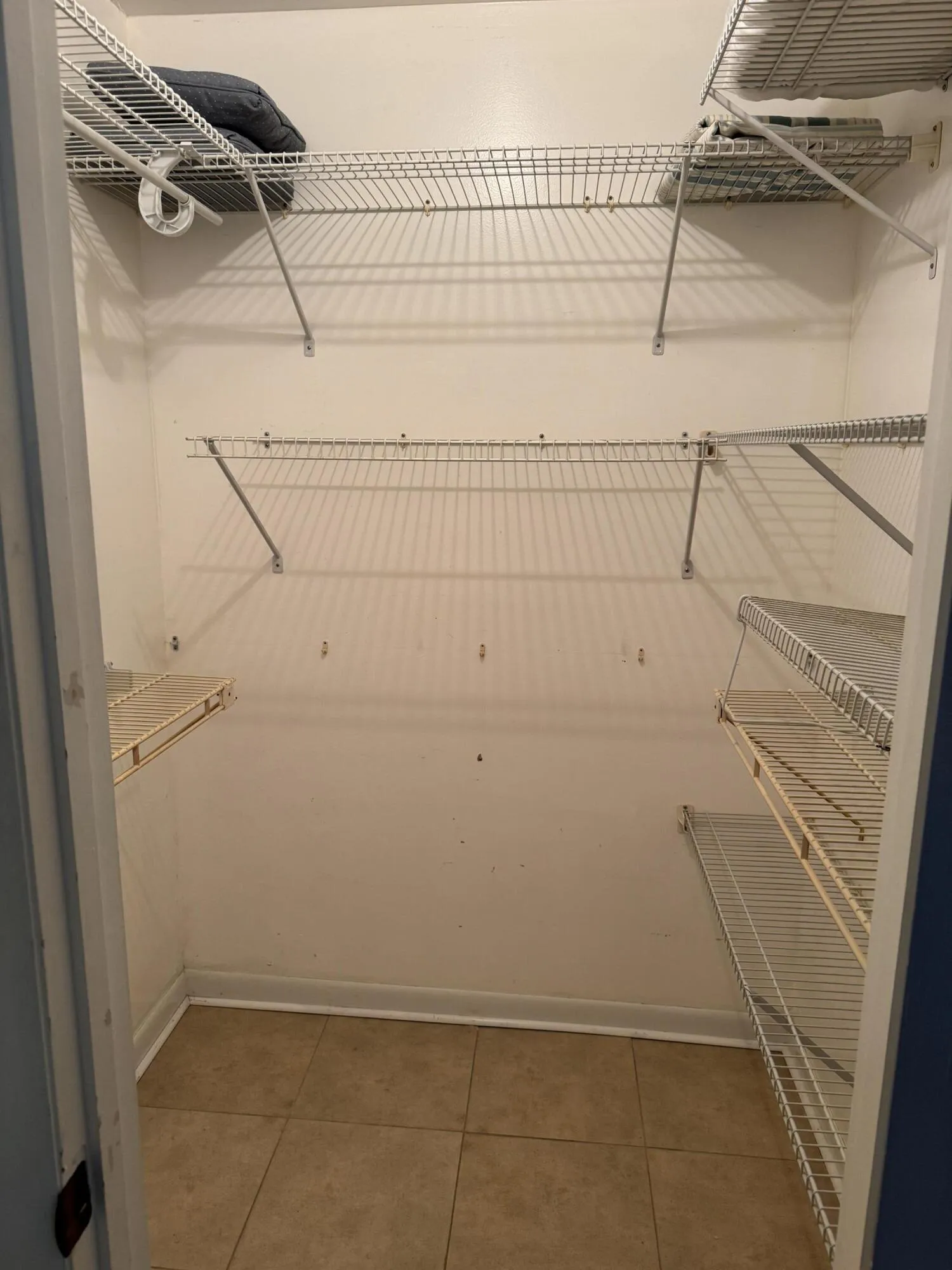 Walk in Closet 1