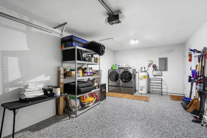 Garage/Laundry