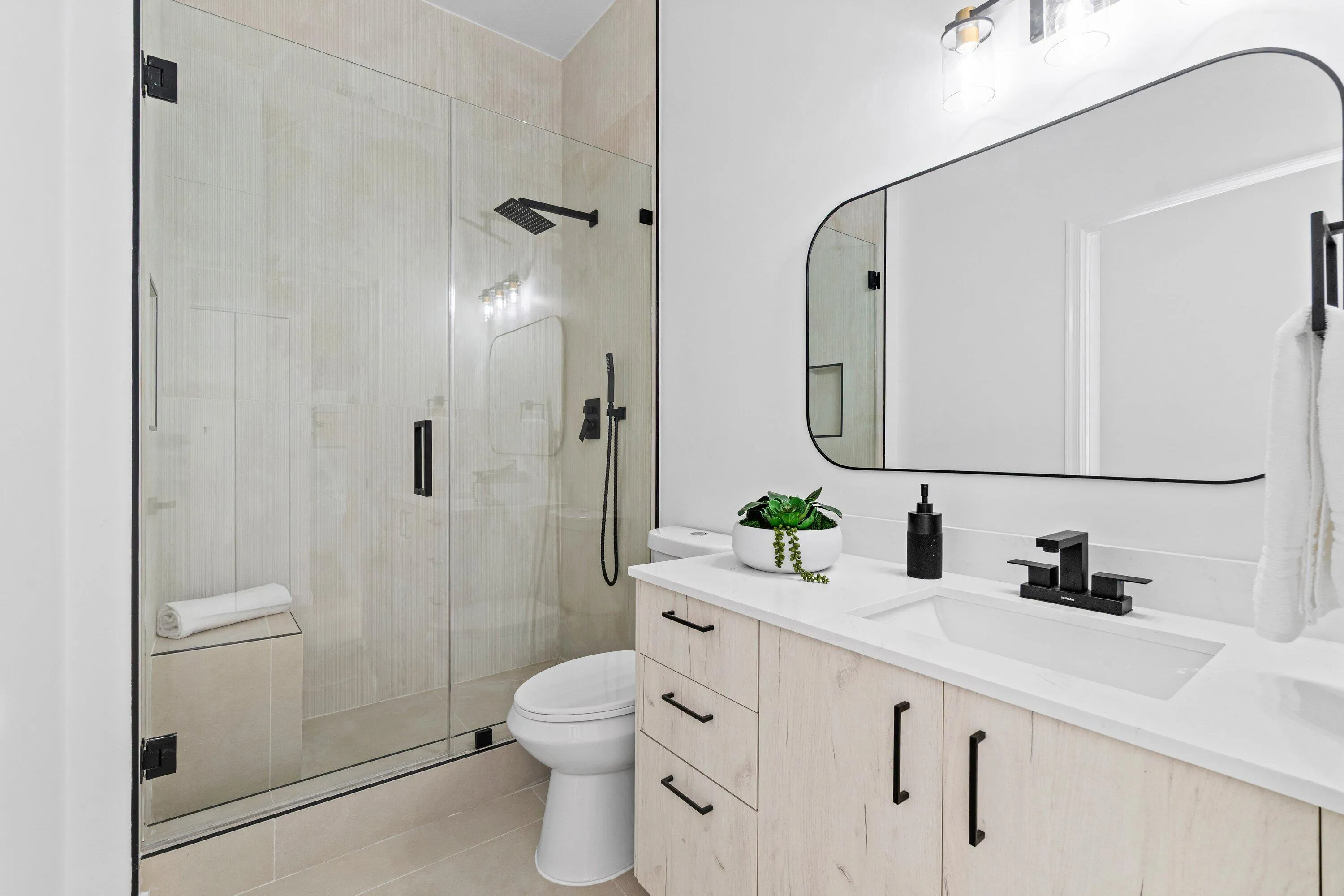 2nd Bathroom