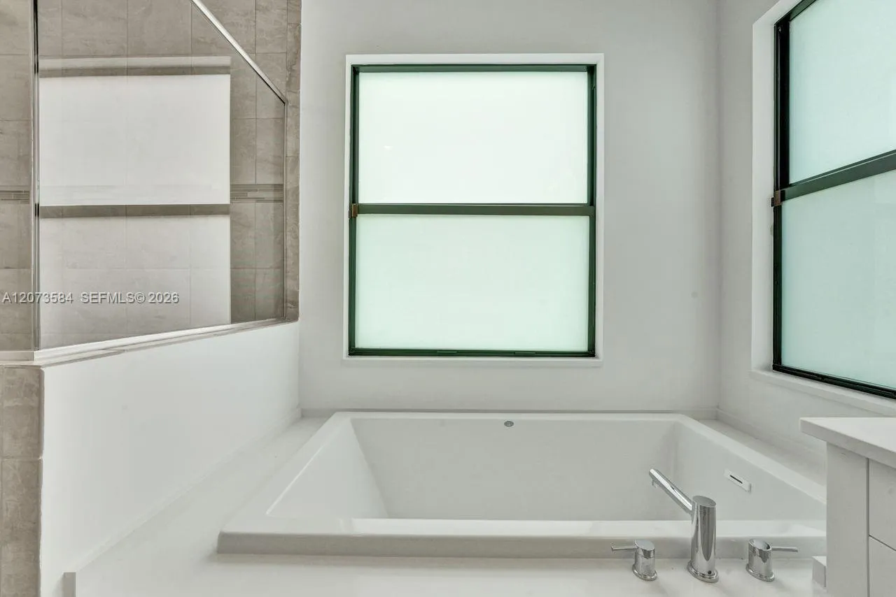 Property photo 73