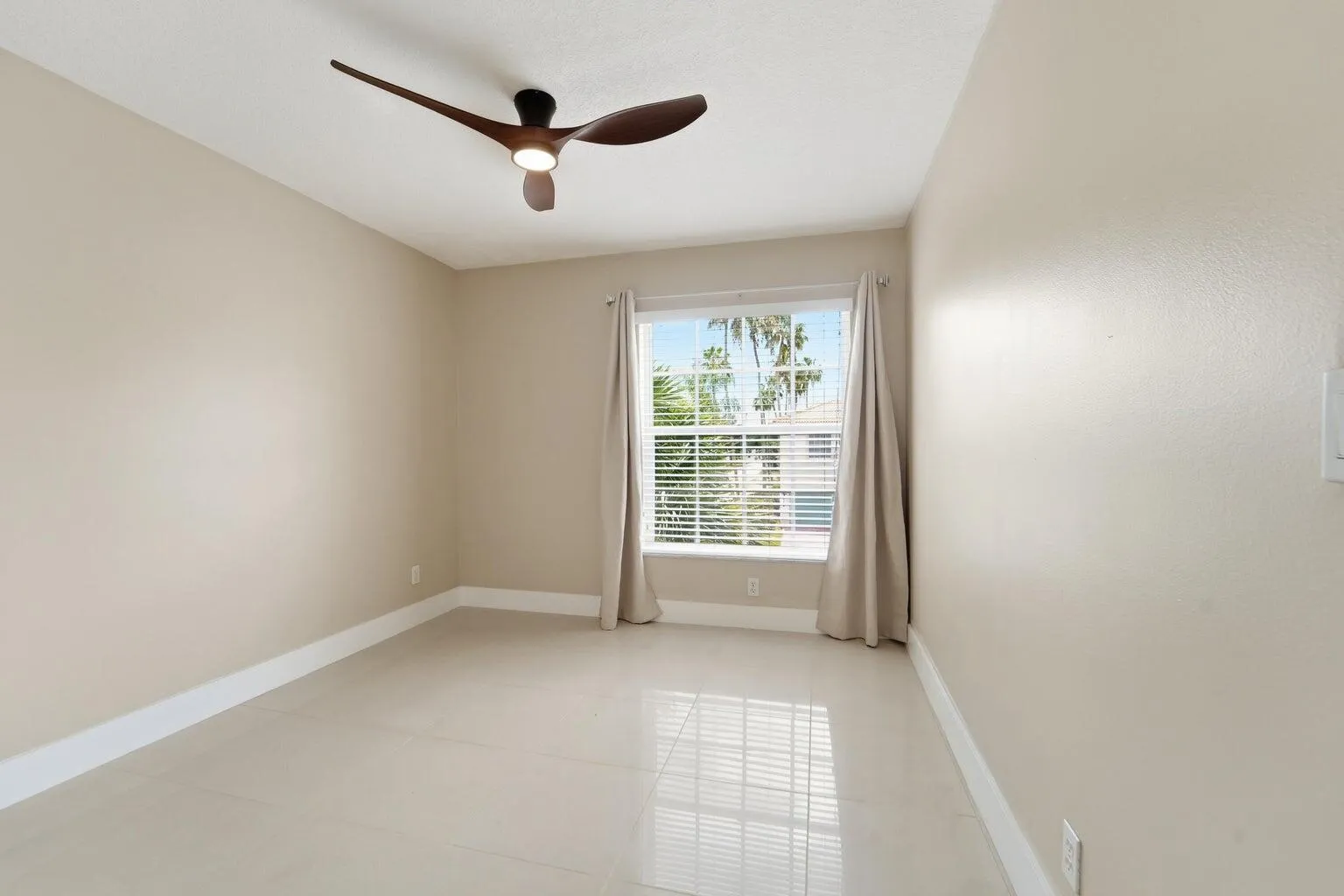 guest room 3