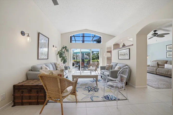 63-Livingroom-C