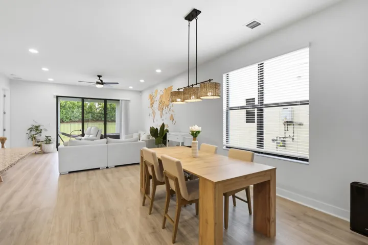 Open concept - Dining to Living area. Lots of natural light