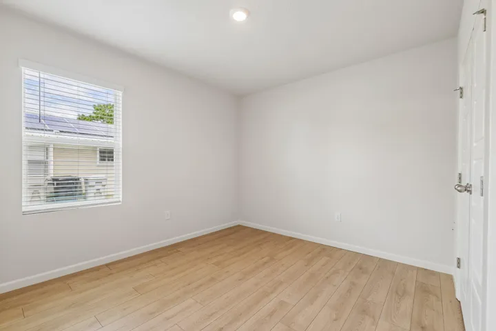 20-web-or-mls-SE Bowie St-S0209-020