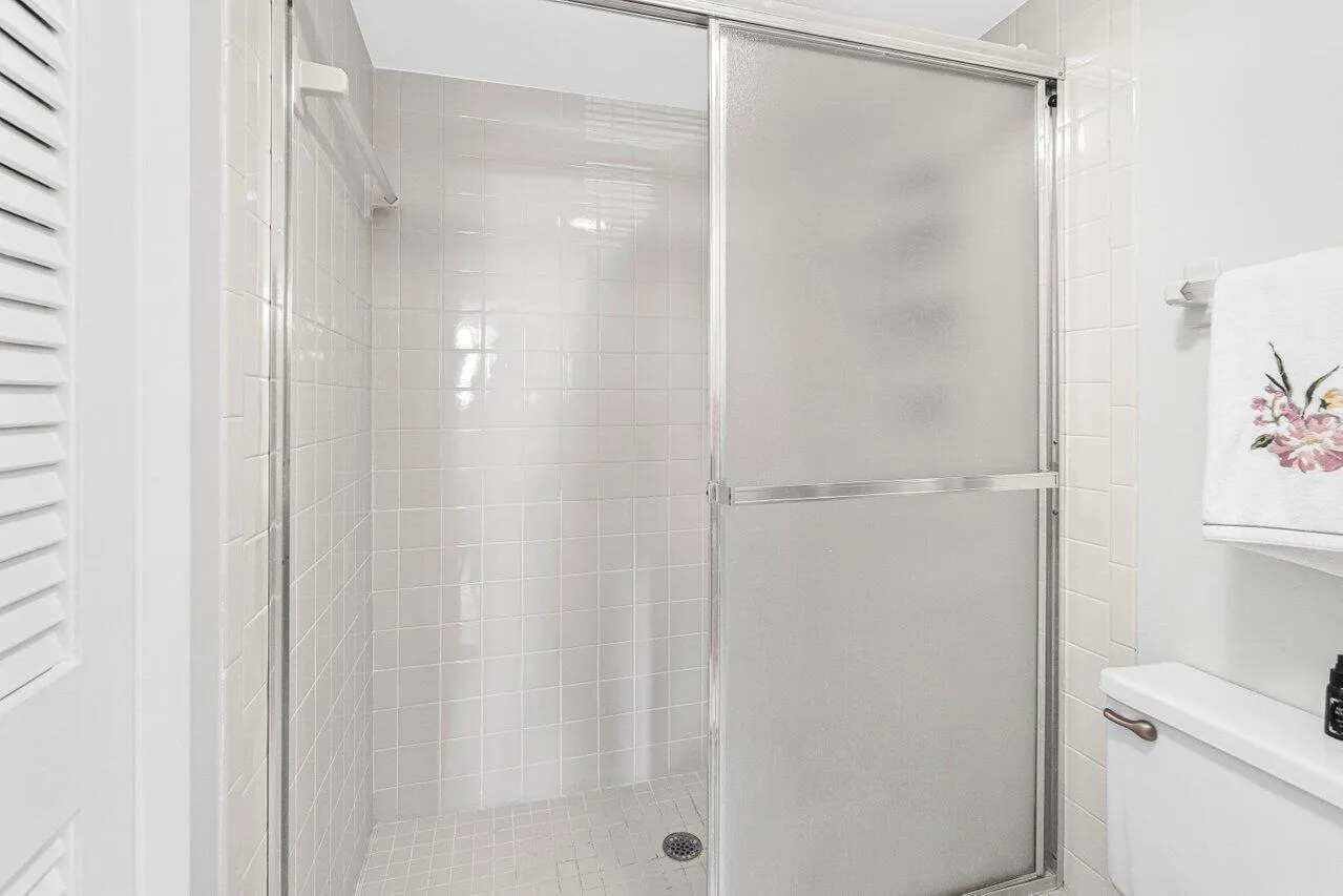 MASTER STEP IN SHOWER