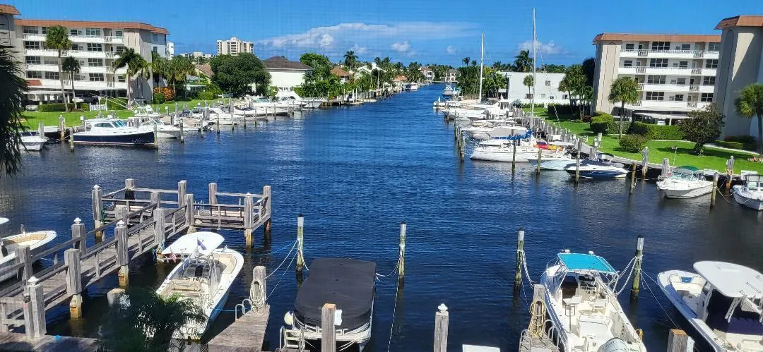 THE MARINA 53 SLIPS..1 COMMON DOCK..FLOATING DOCK