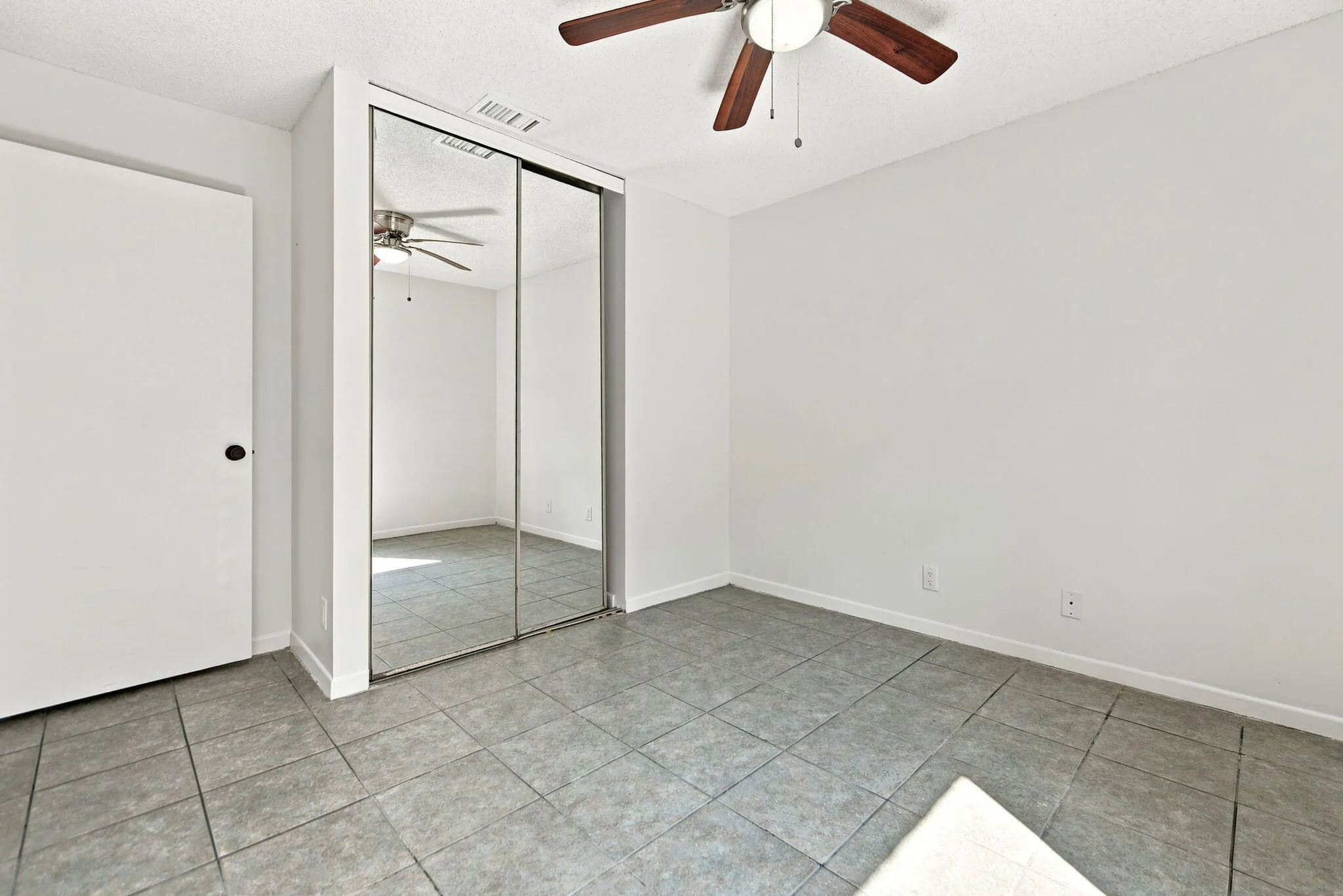 19-web-or-mls-2662-carambola-cir-n