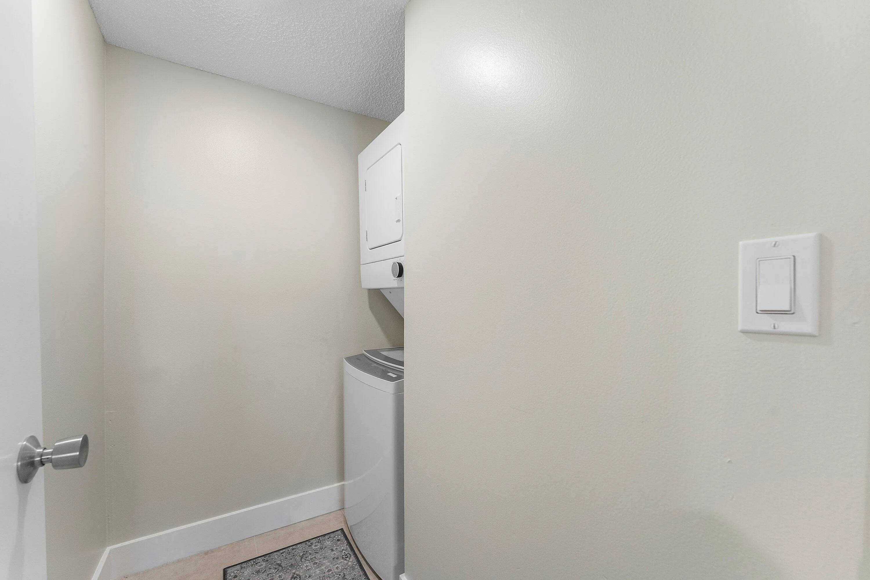 013-1605US1-M2108-Jupiter-FL-33477-SMALL