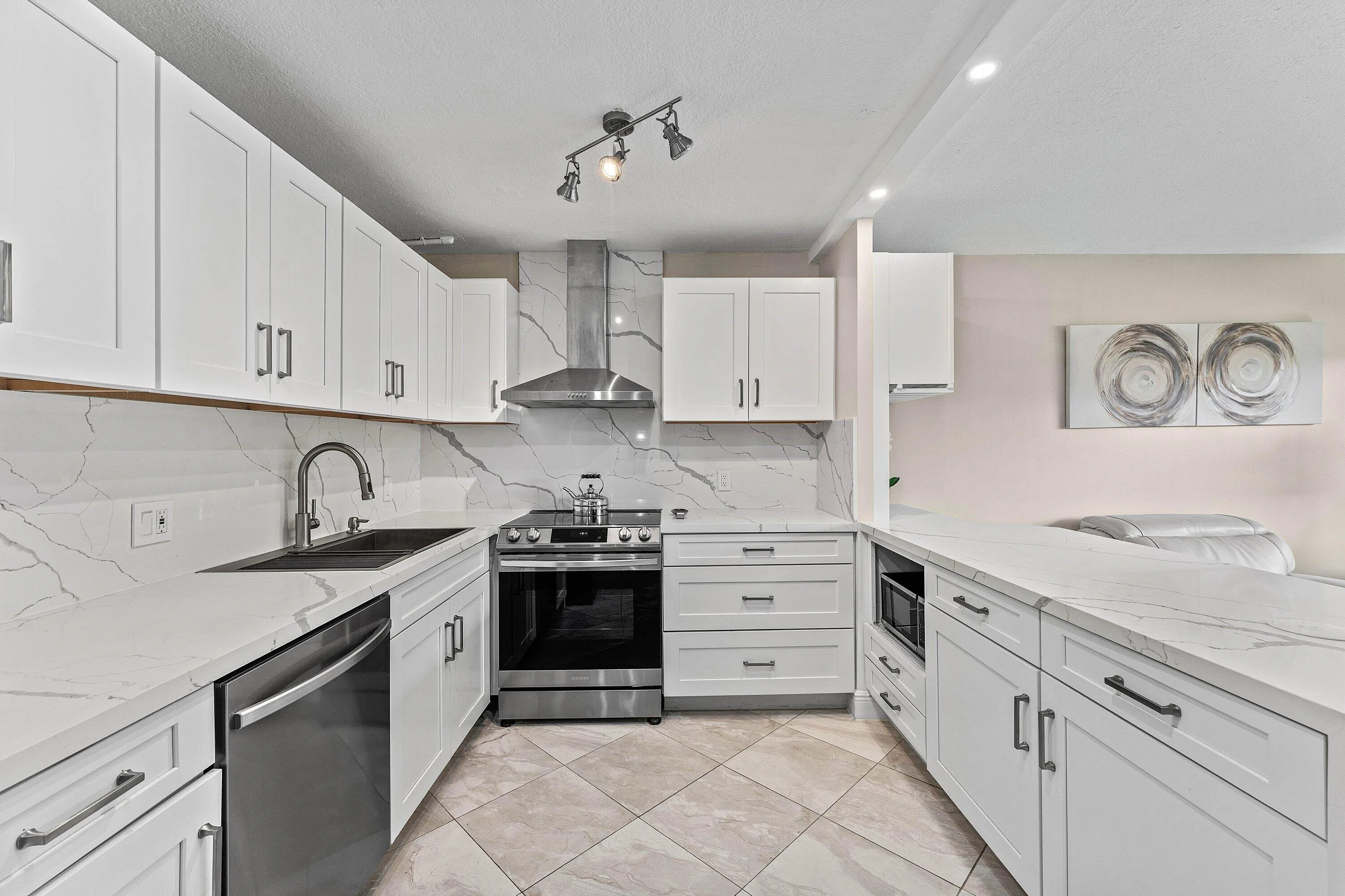 013-1015BerkshireA-DeerfieldBeach-FL-334