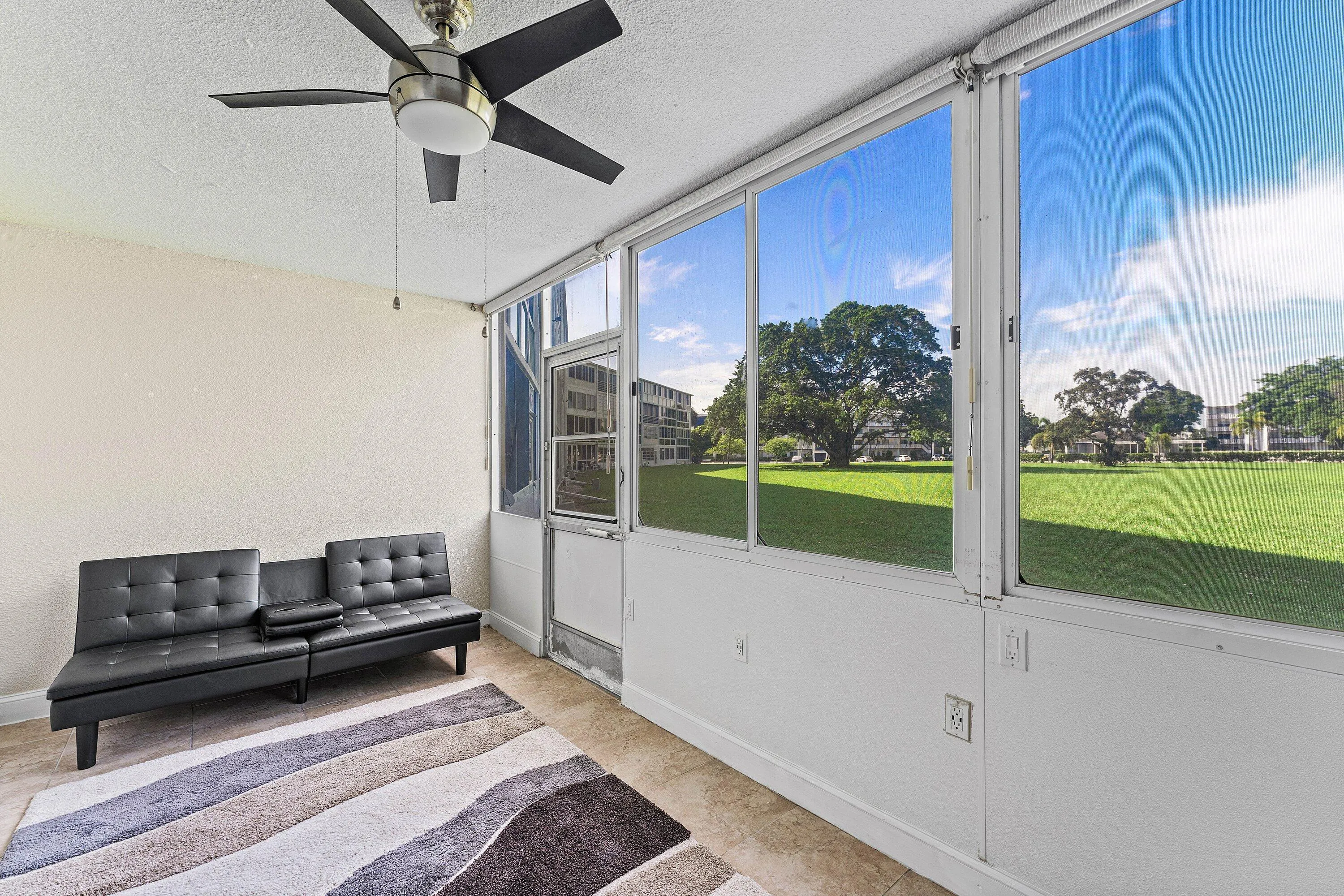 024-1015BerkshireA-DeerfieldBeach-FL-334