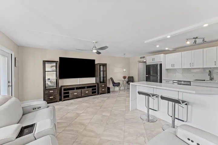 011-1015BerkshireA-DeerfieldBeach-FL-334