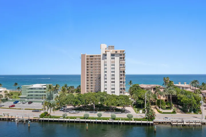BUILDING FROM INTRACOASTAL WATERWAY