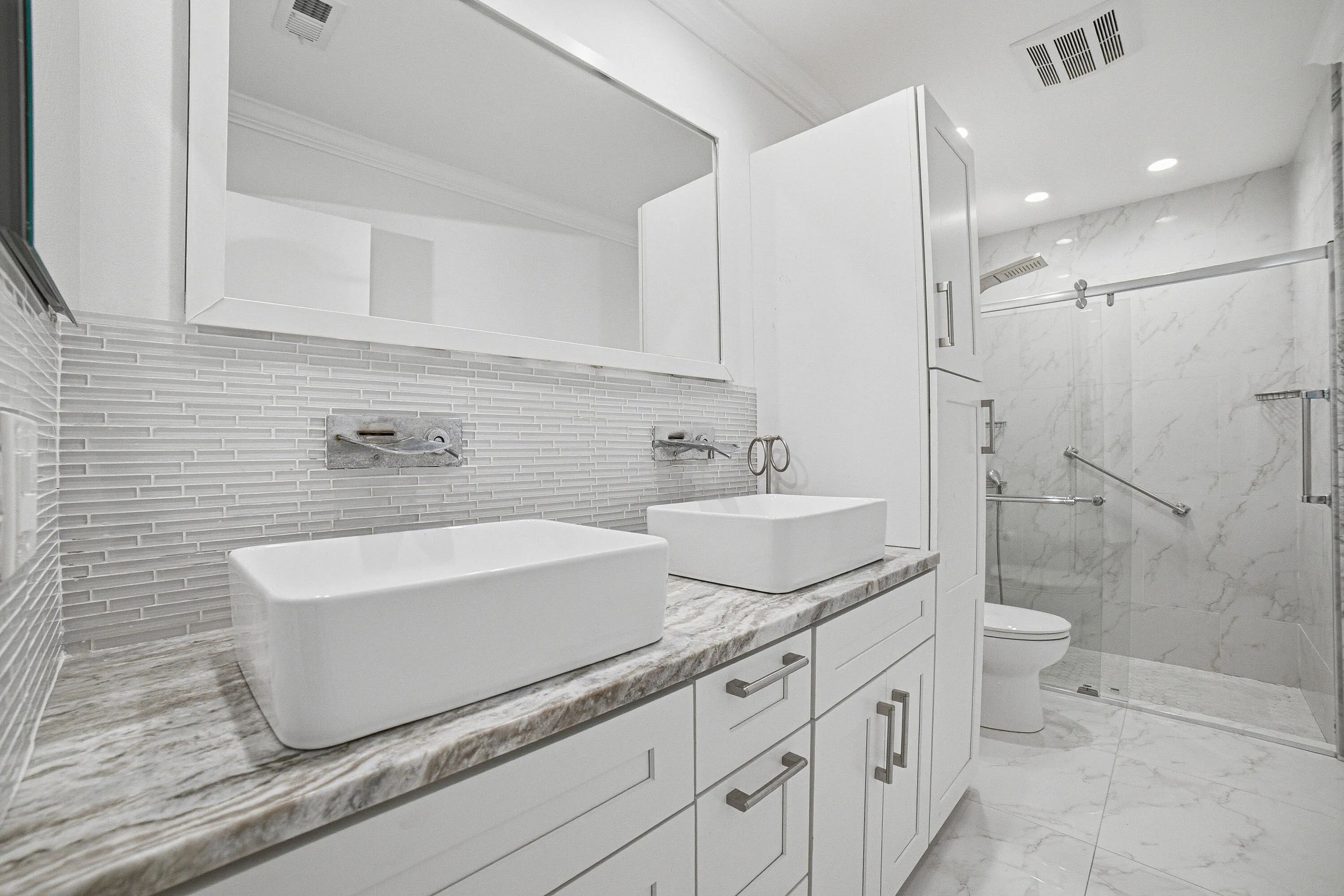 Bedroom1-Bathroom