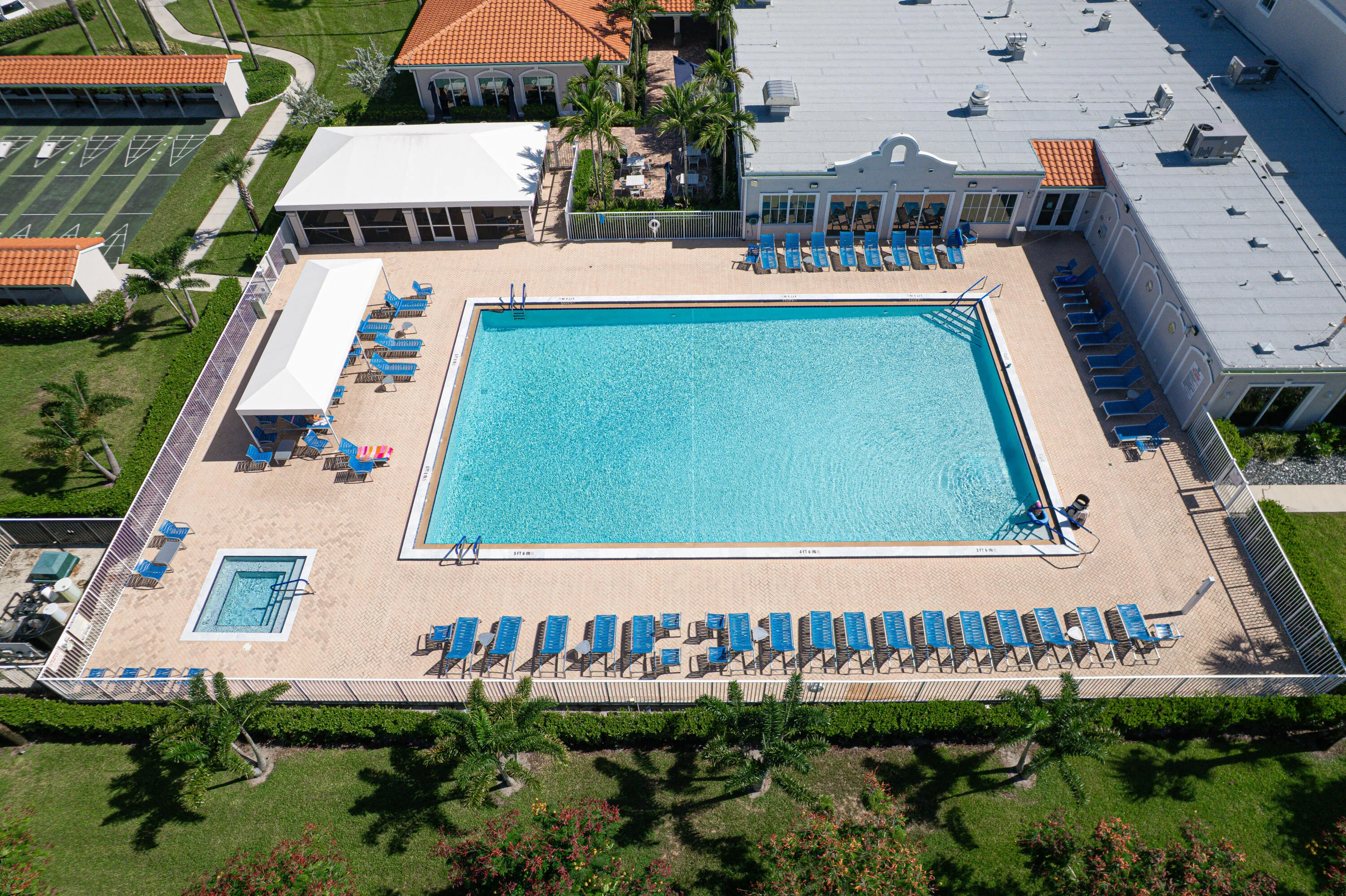 Clubhouse-Pool-B
