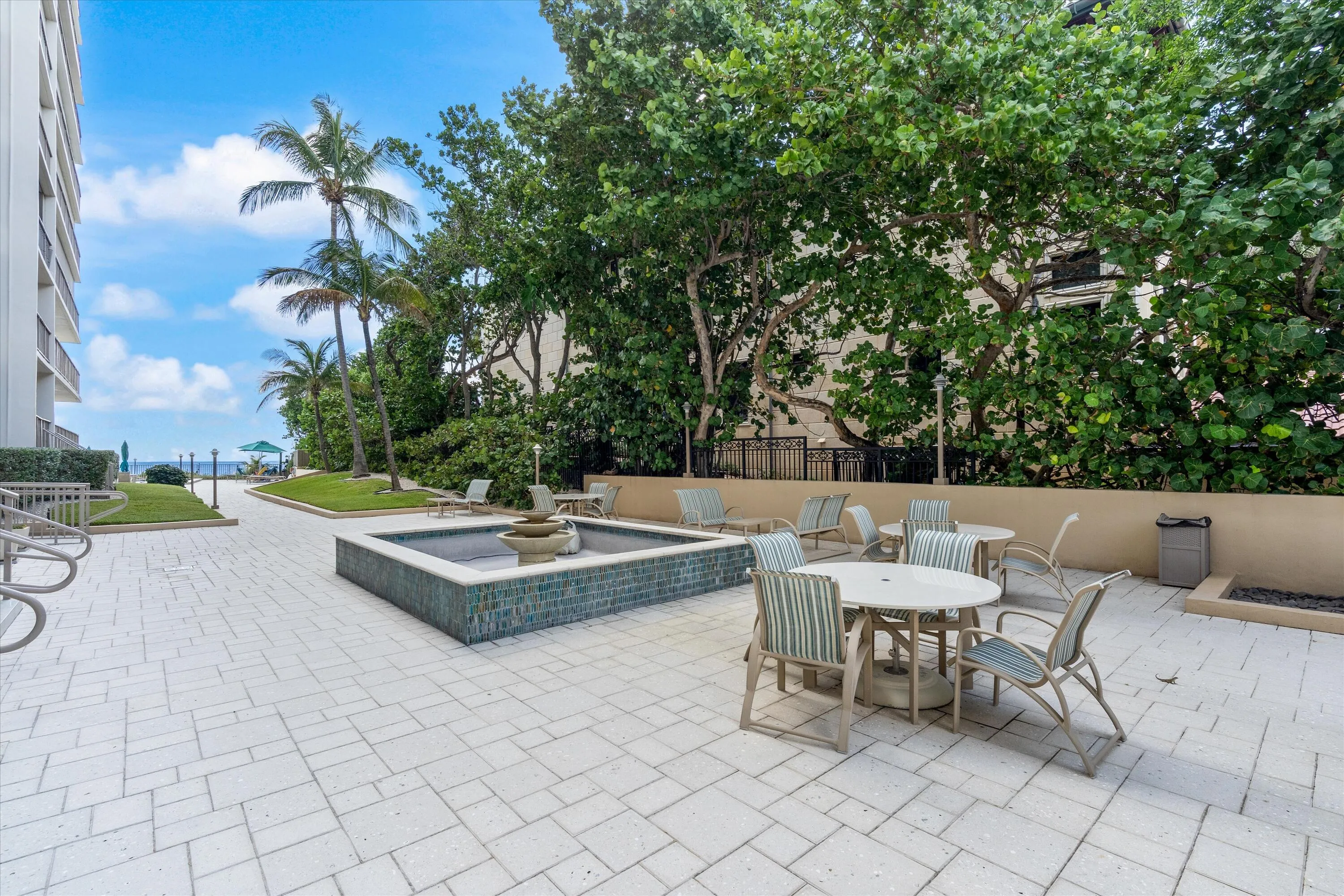 13-1021 Hillsboro Mile Amenities-408