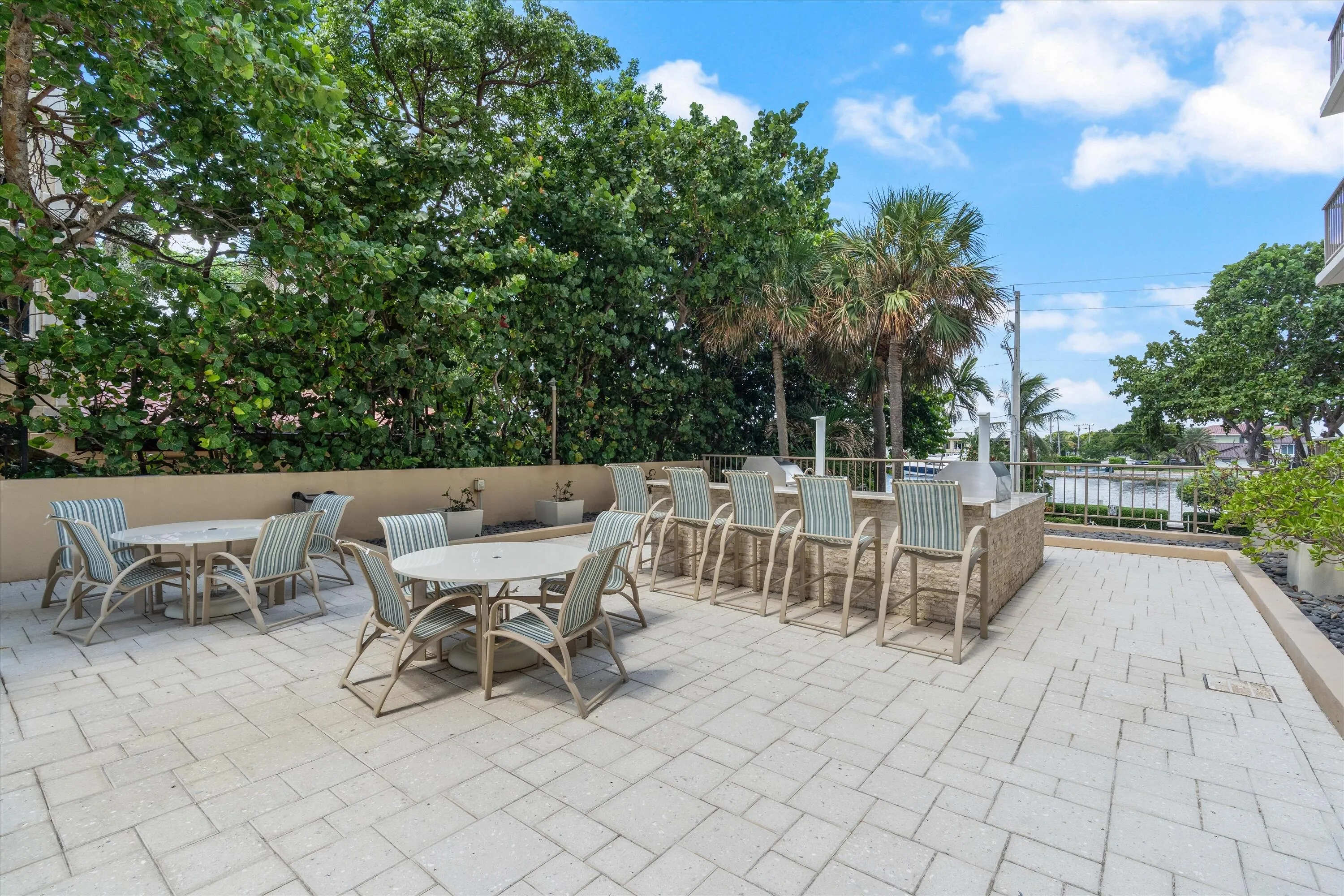12-1021 Hillsboro Mile Amenities-407