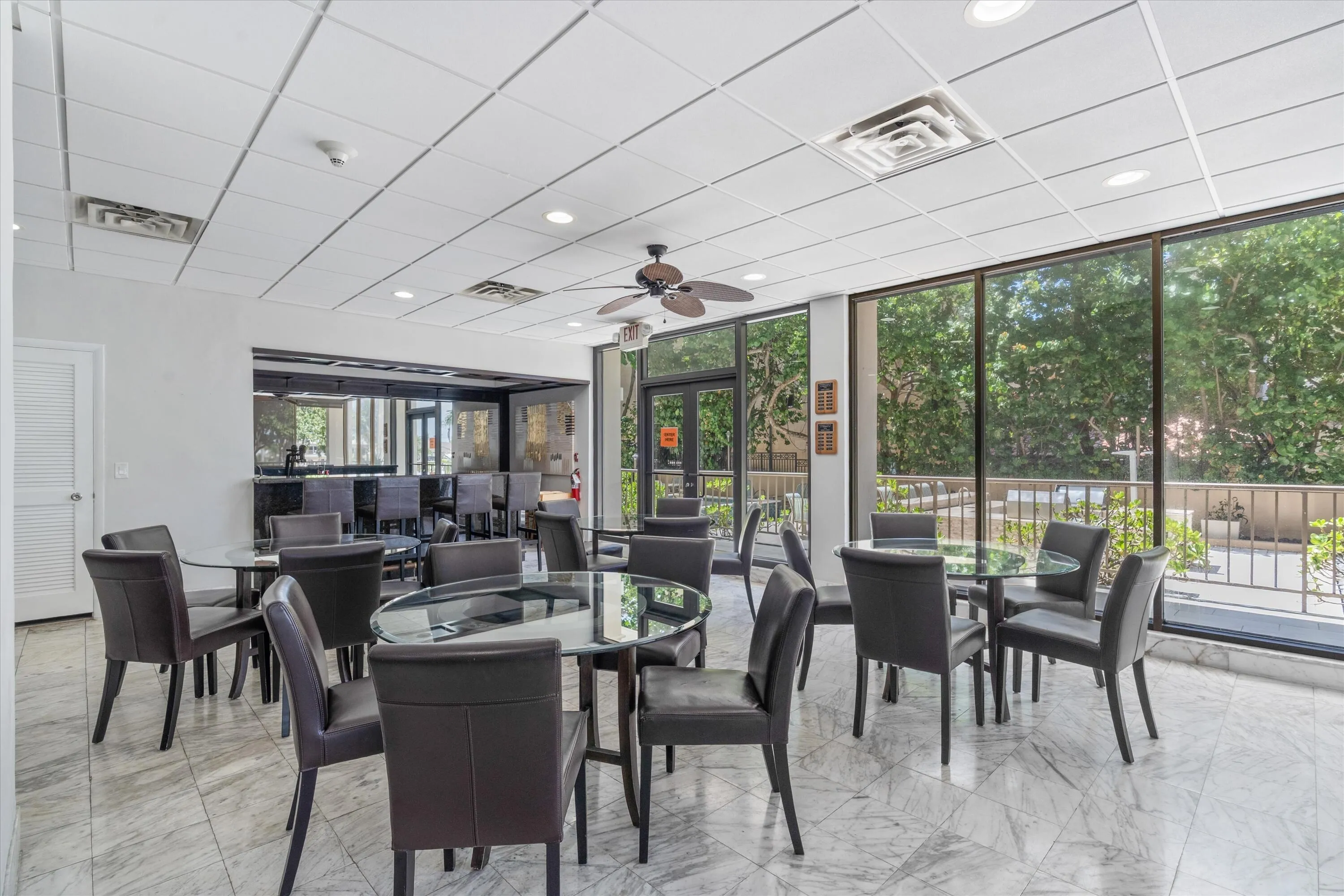 06-1021 Hillsboro Mile Amenities-402