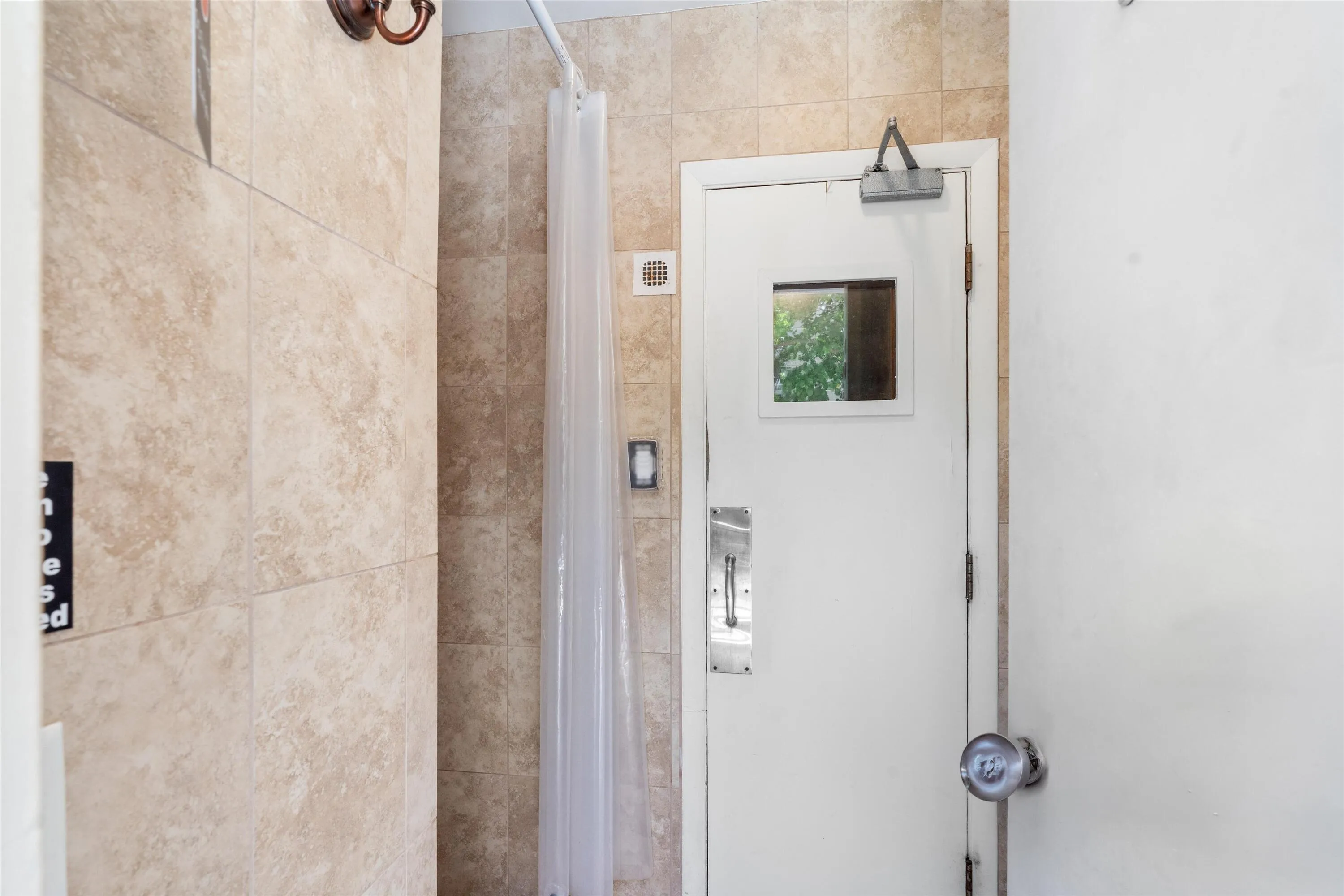 23-1021 Hillsboro Mile Amenities-420
