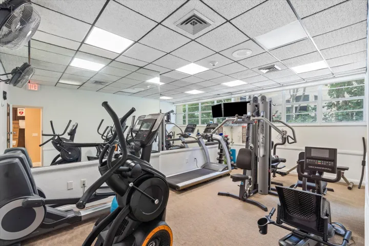 09-1021 Hillsboro Mile Amenities-419