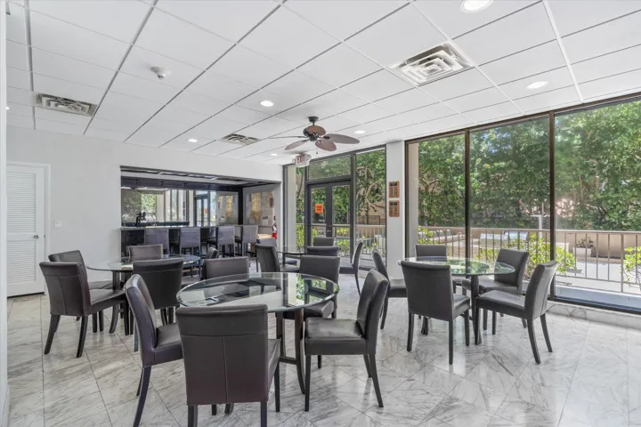 06-1021 Hillsboro Mile Amenities-402