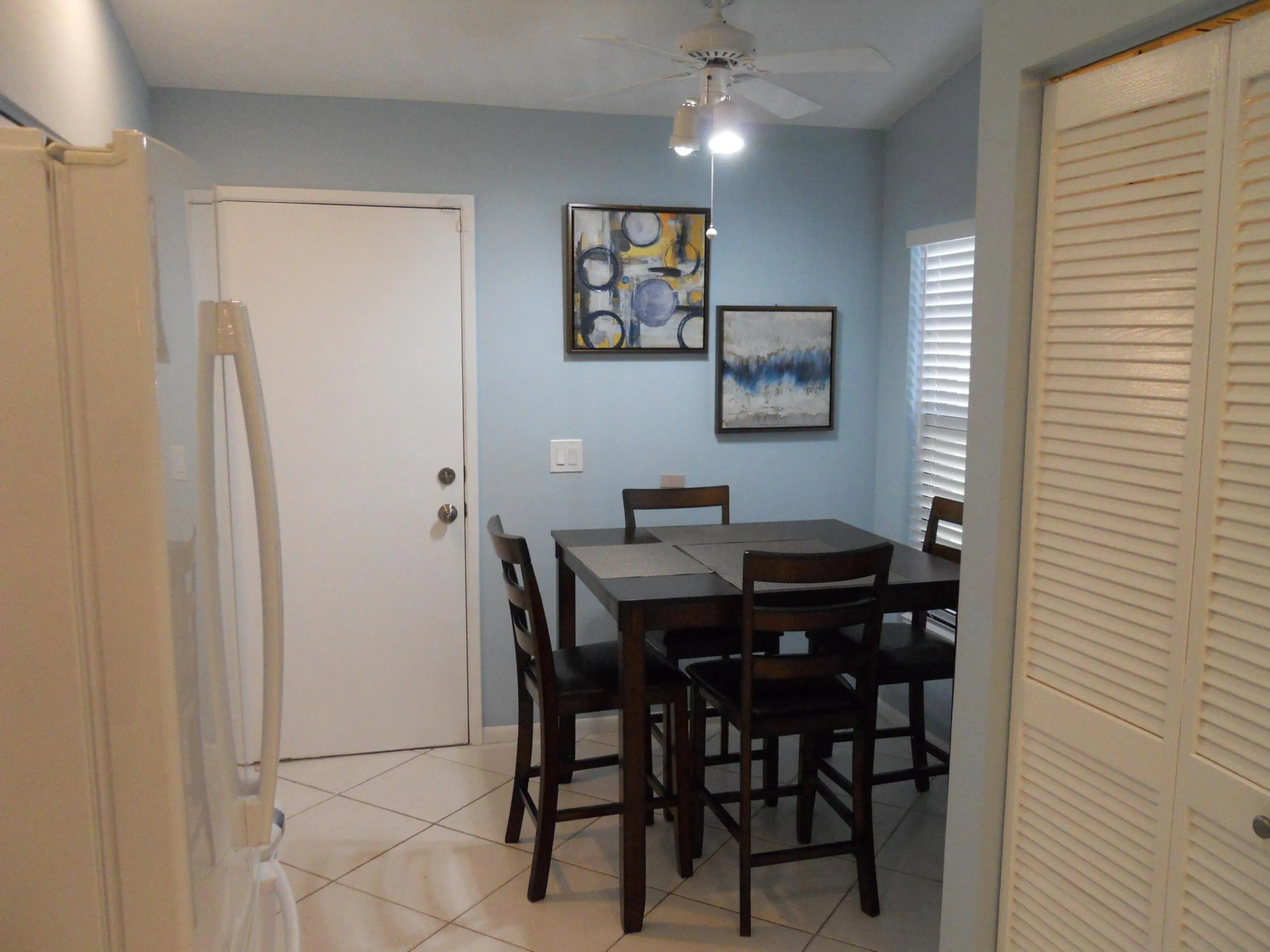 Breakfast nook