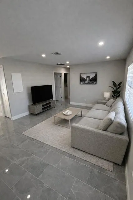 520-Staged3