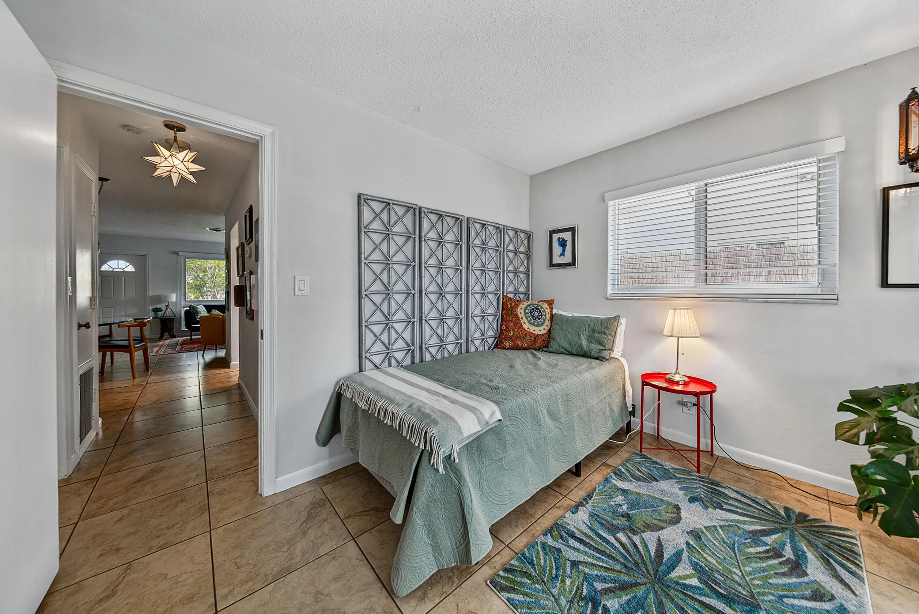 second bedroom, twin bed