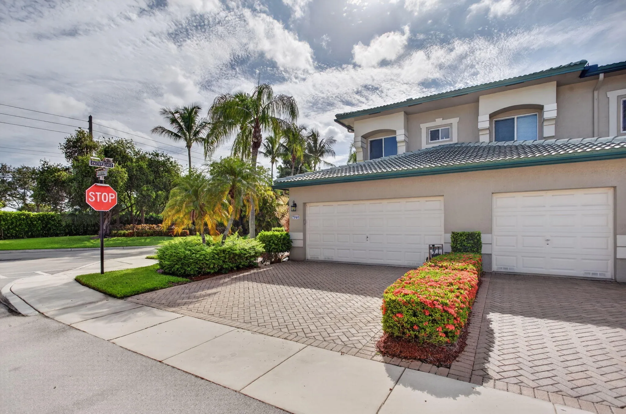 2 Car Garage & 2 car driveway