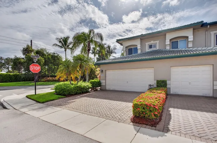 2 Car Garage & 2 car driveway