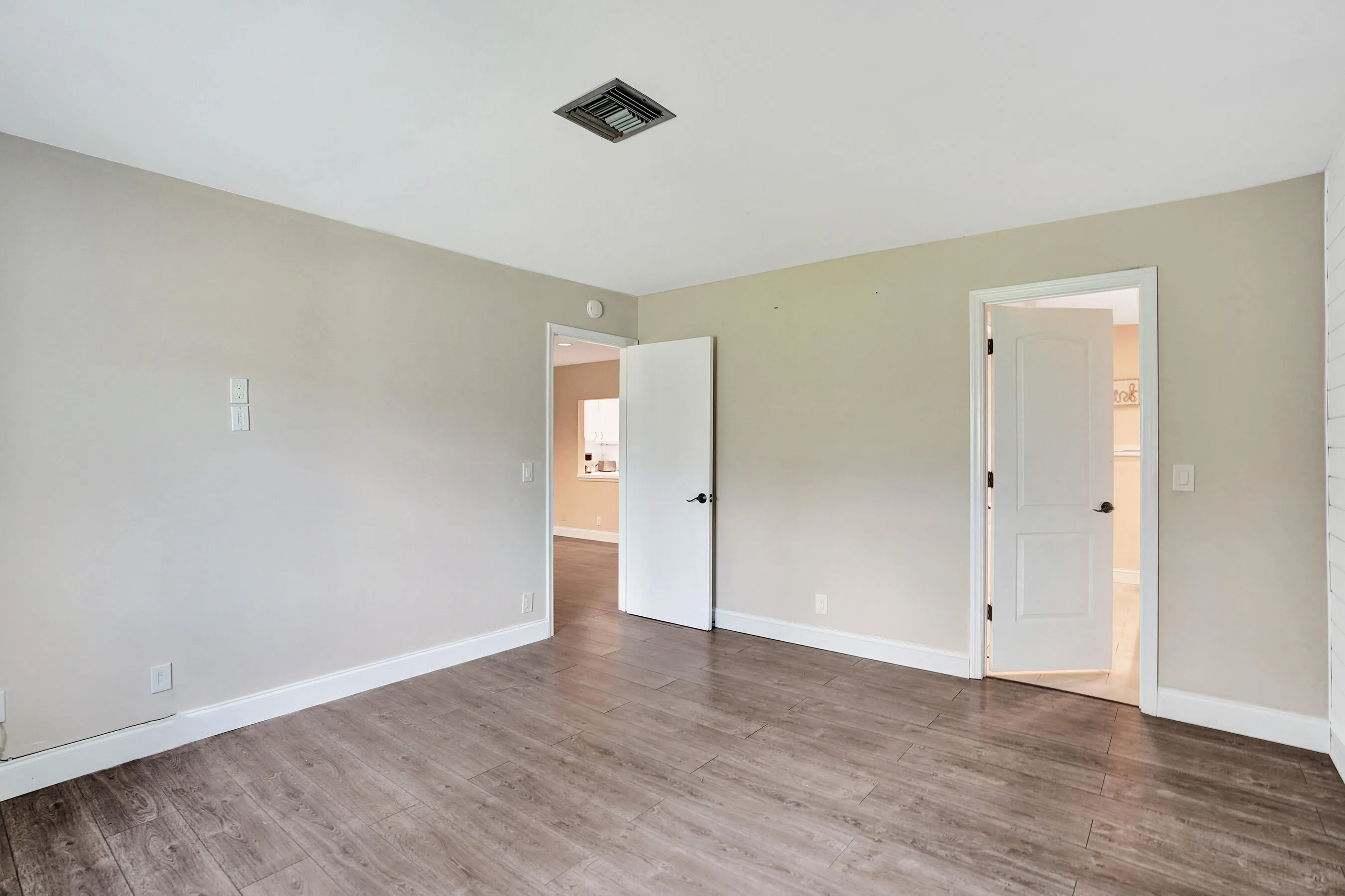 MASTER BEDROOM