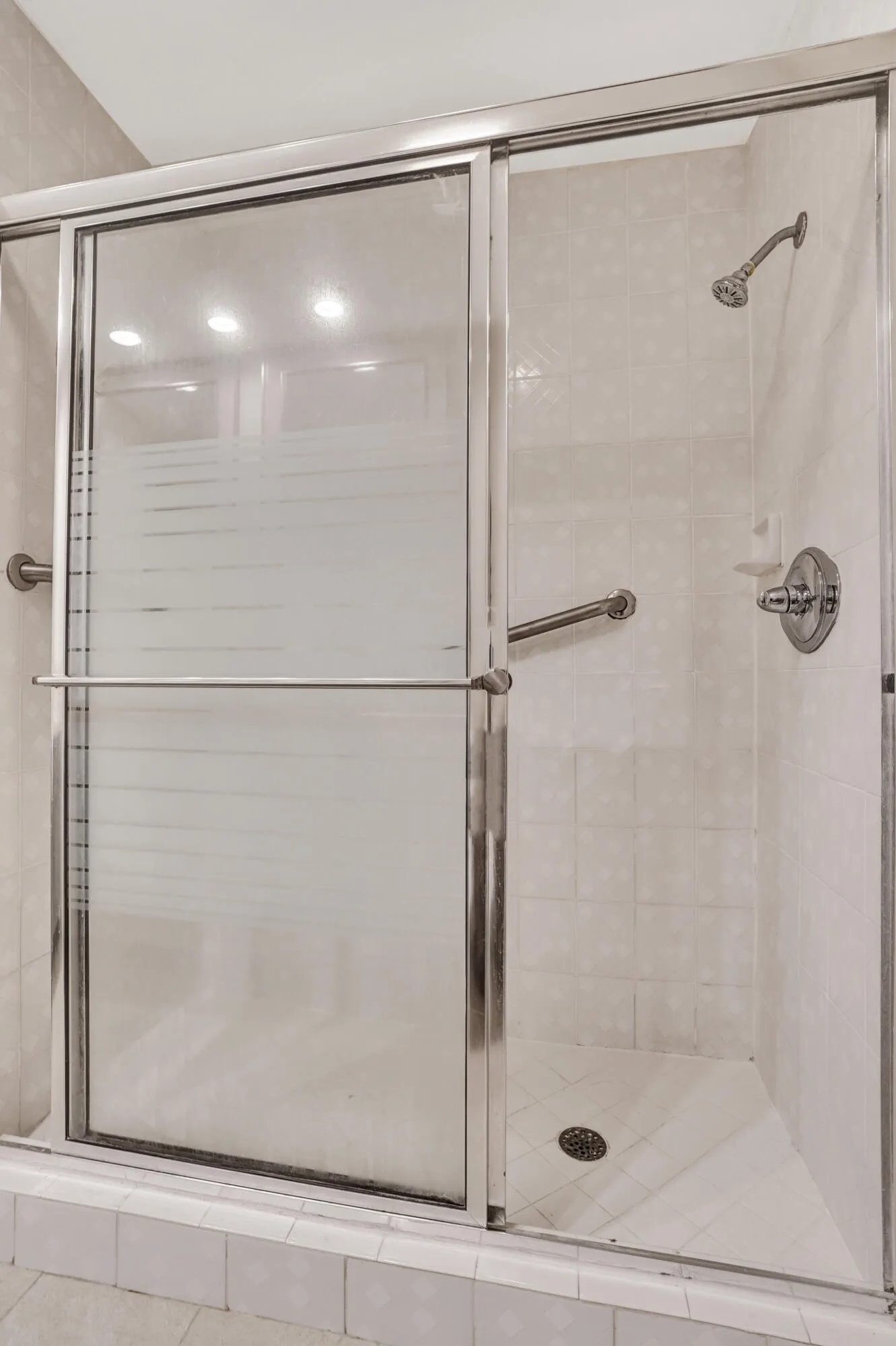 WALK-IN SHOWER