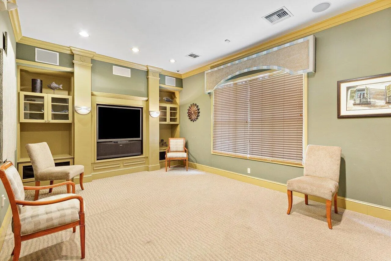 Clubhouse 4