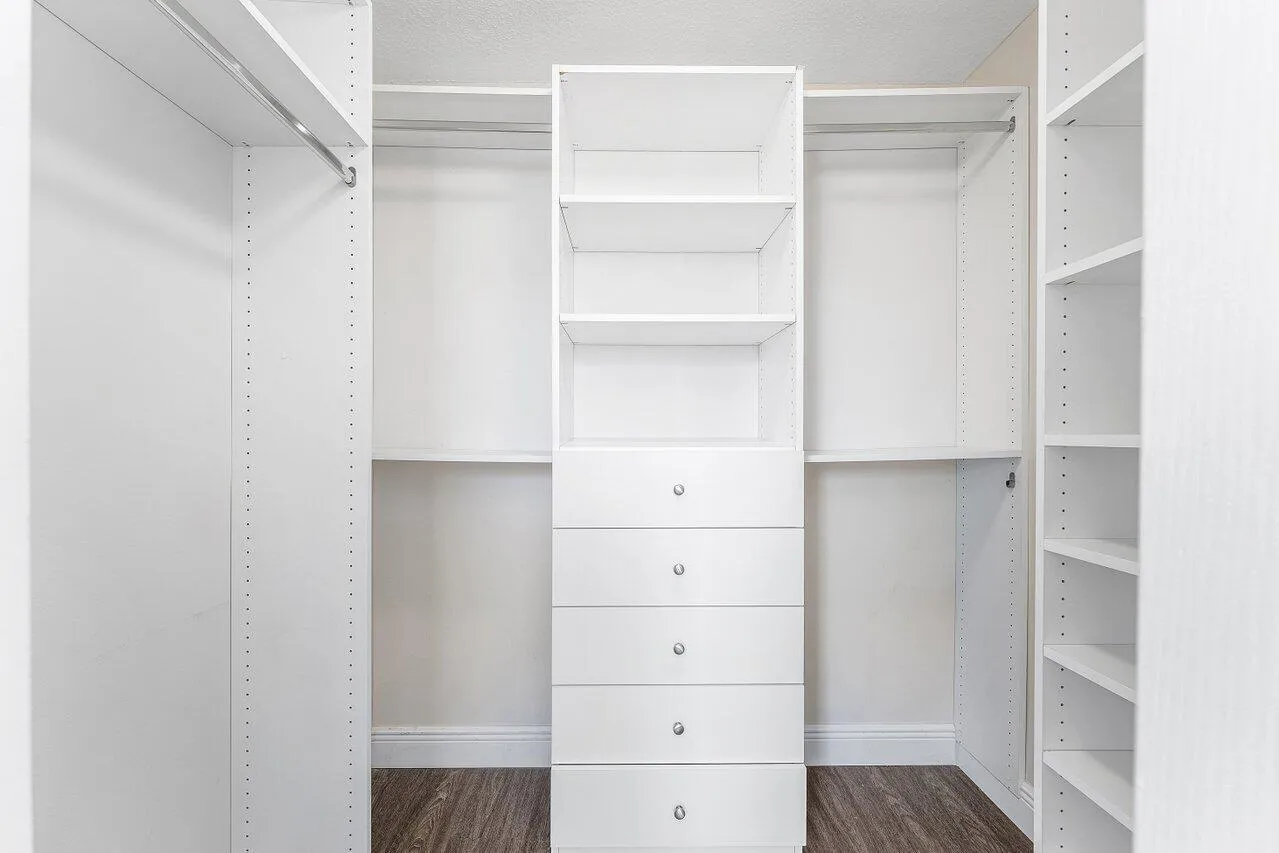 Master Closet 2