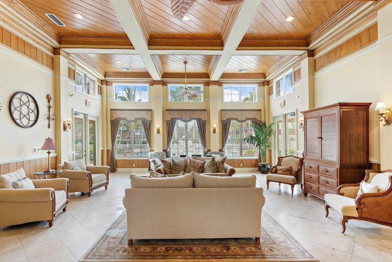 Clubhouse 2