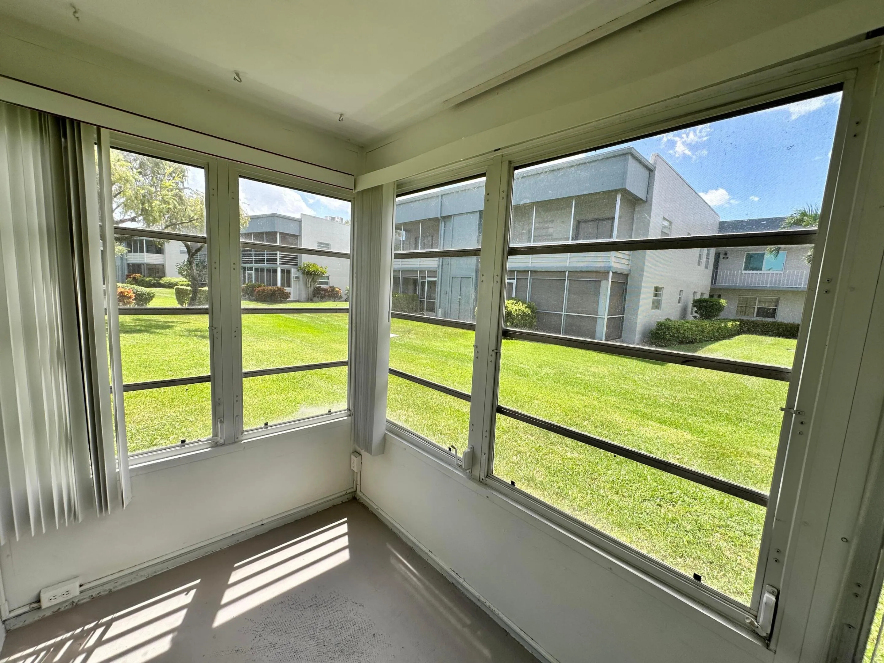SUNROOM (2)